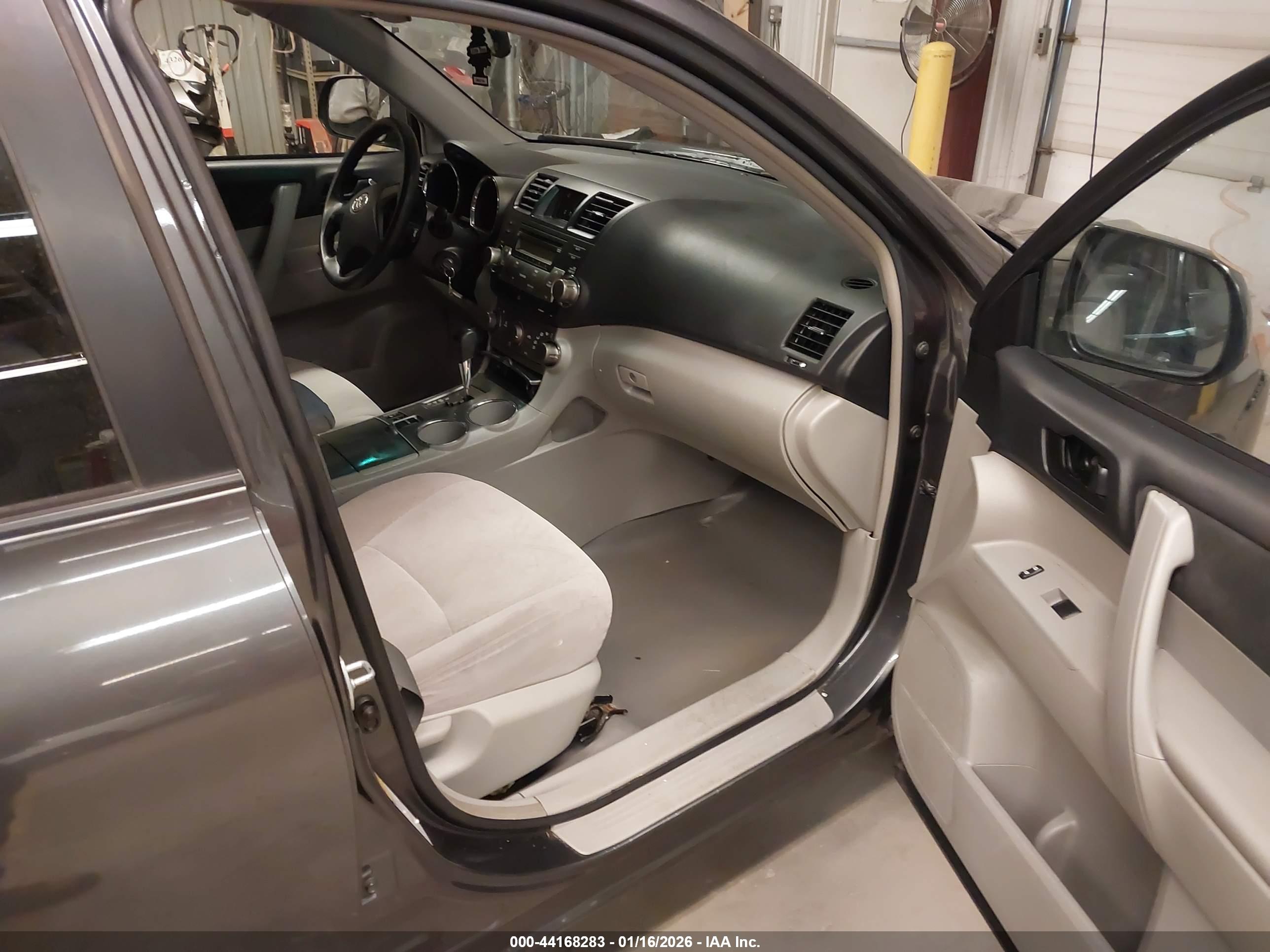 TOYOTA HIGHLANDER image 5