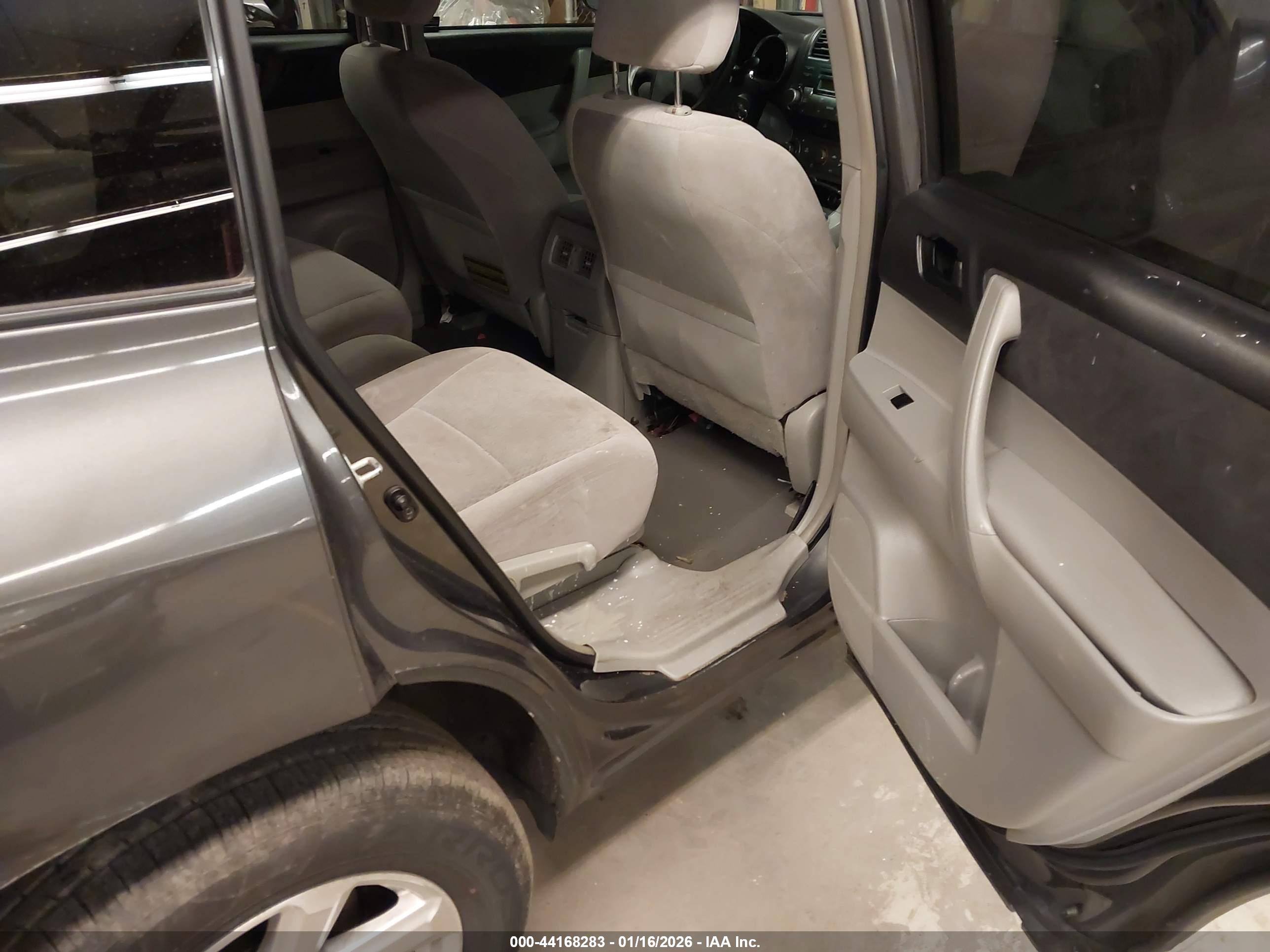 TOYOTA HIGHLANDER image 8