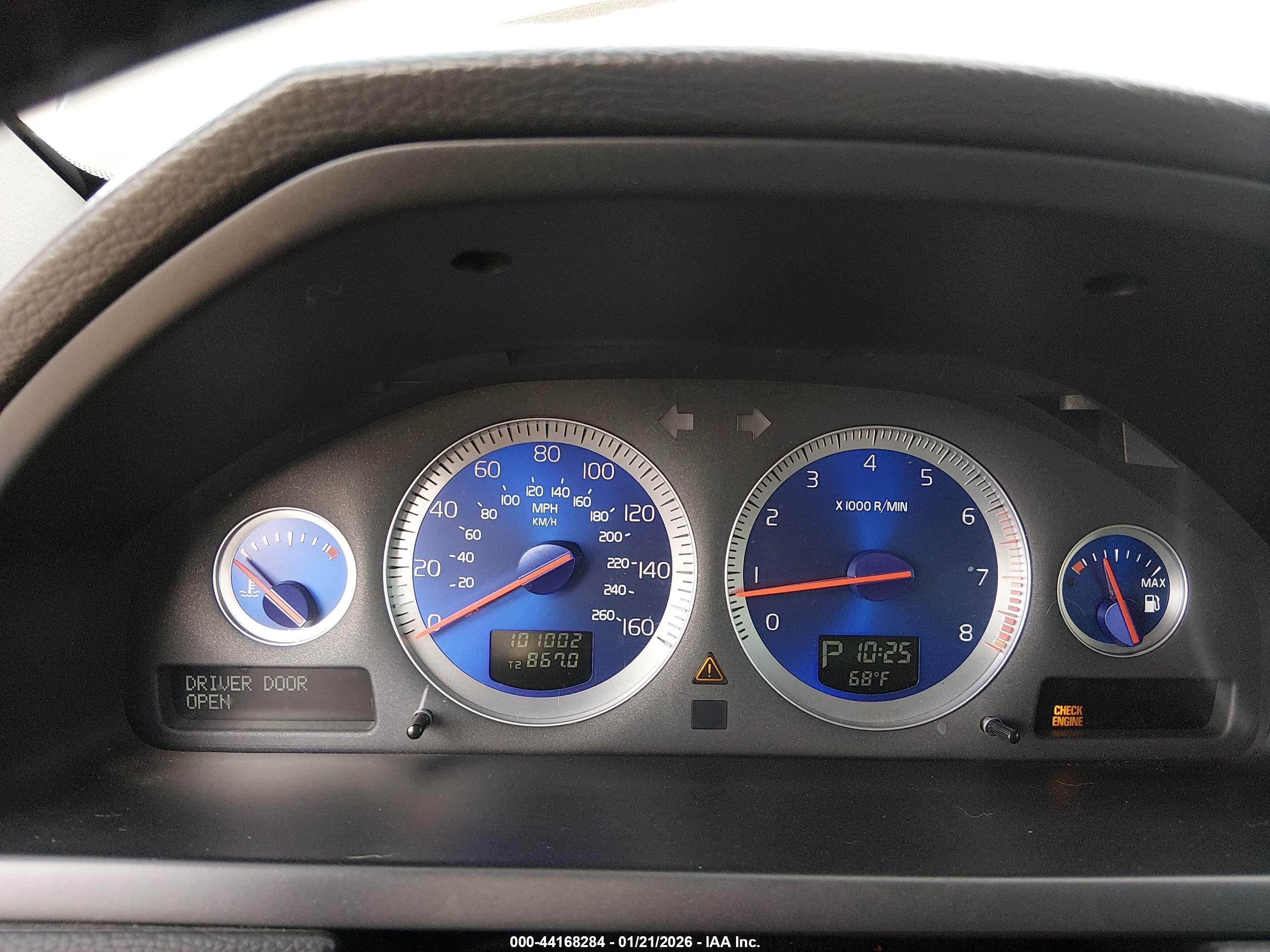 VOLVO XC90 image 7