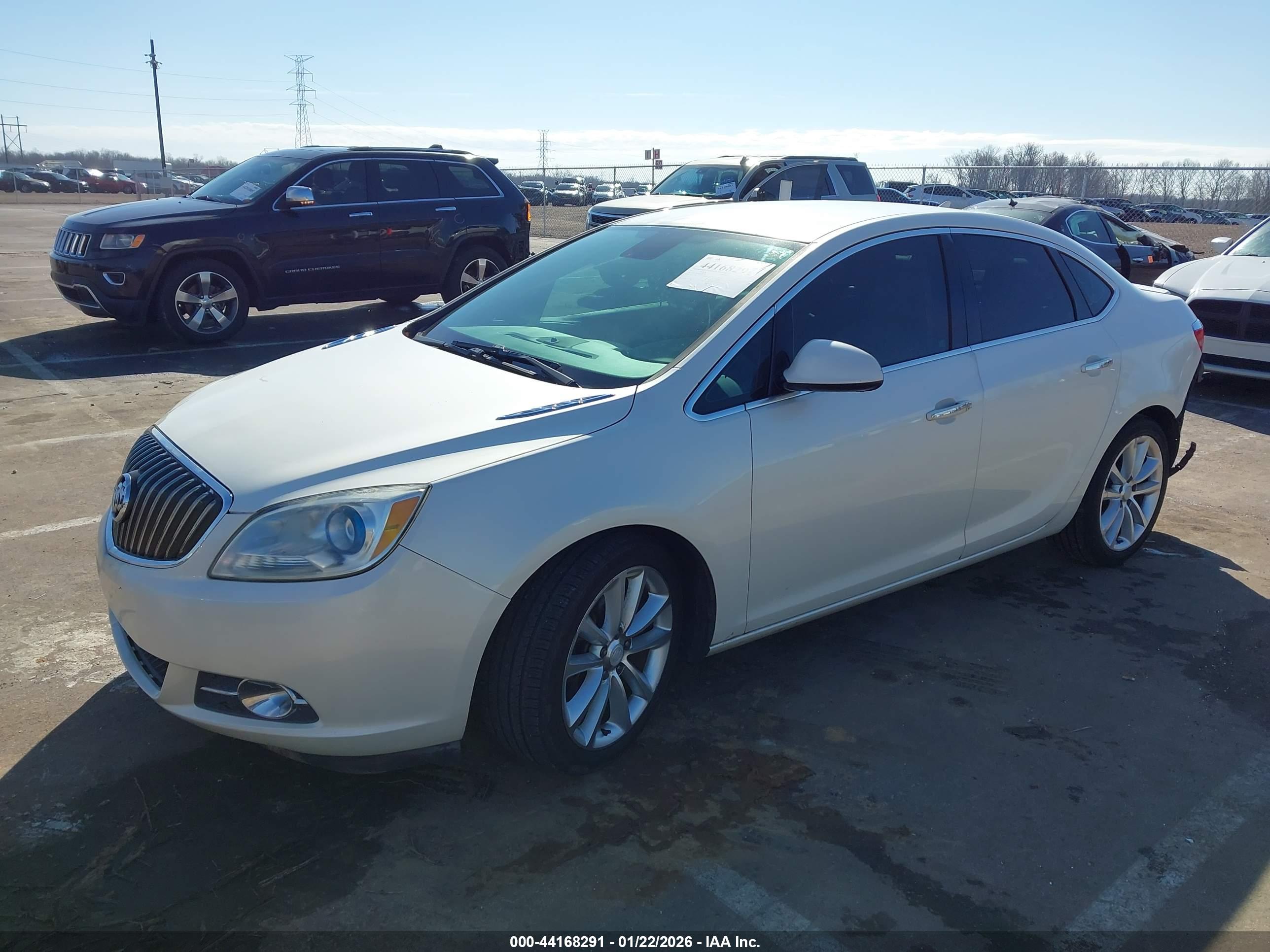 BUICK VERANO image 2