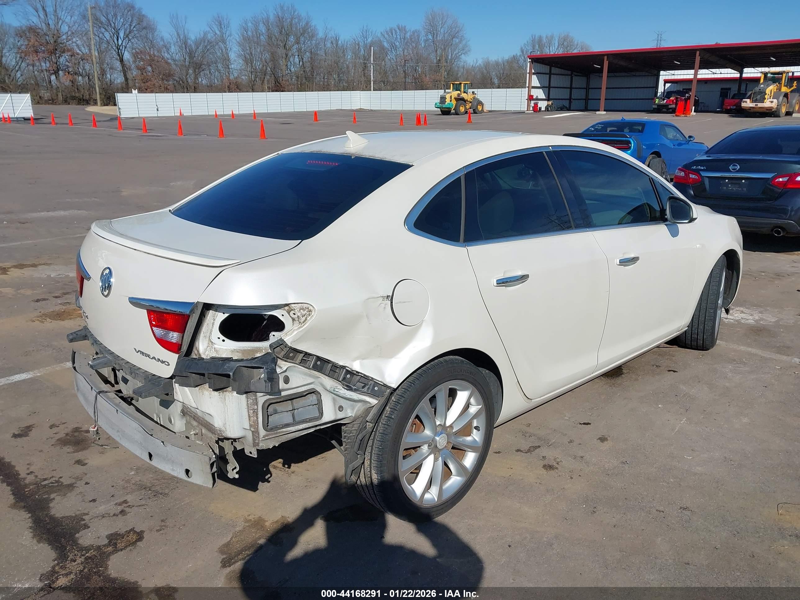 BUICK VERANO image 4