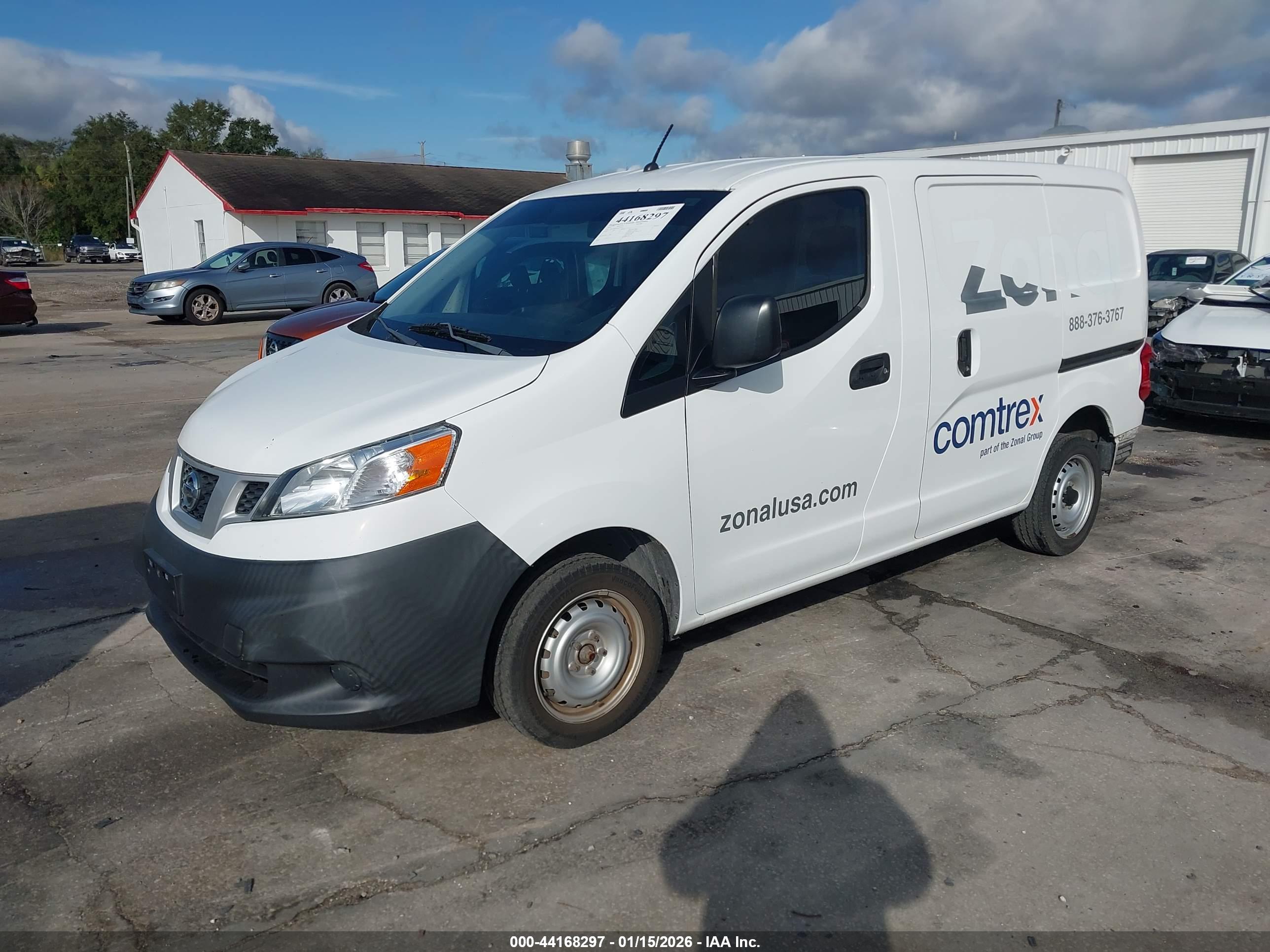 NISSAN NV200 image 2