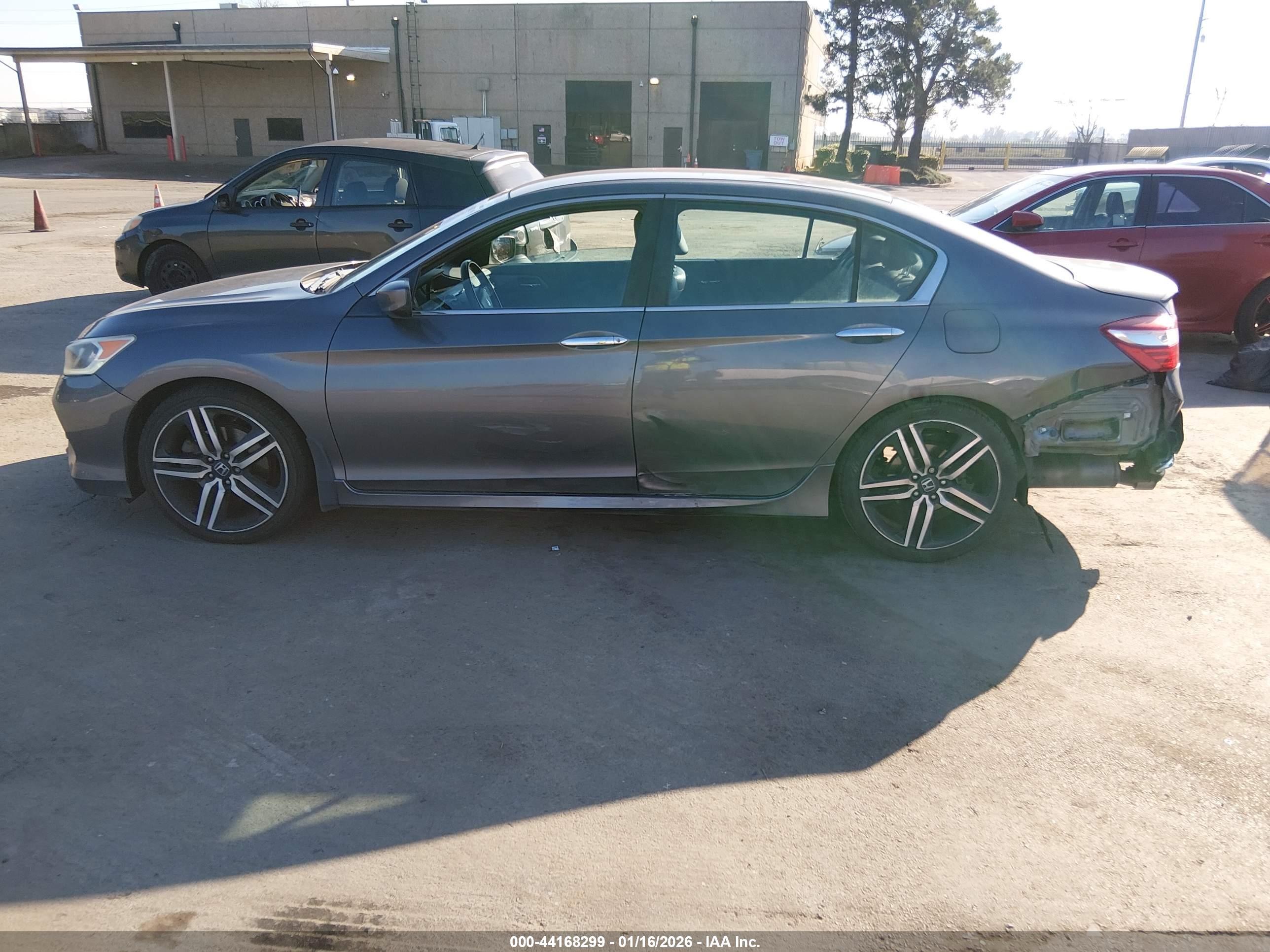 HONDA ACCORD image 6