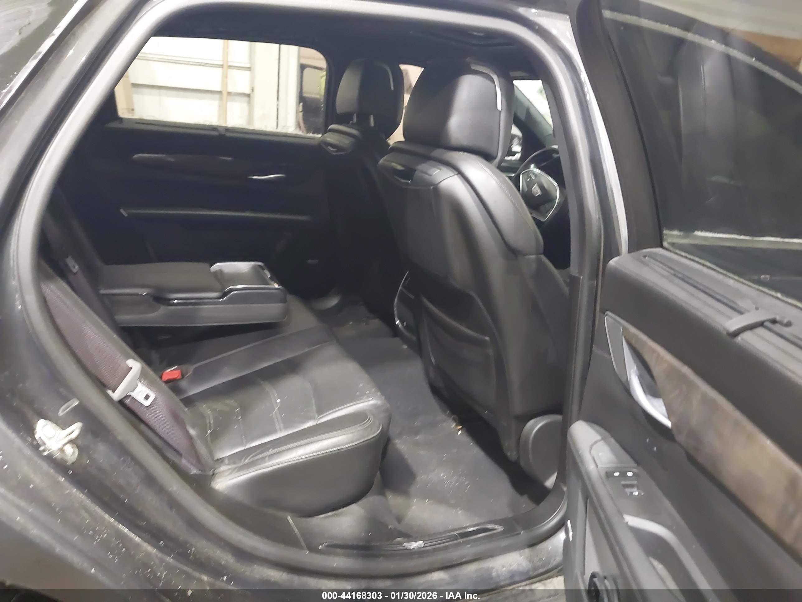 CADILLAC CT6 image 8