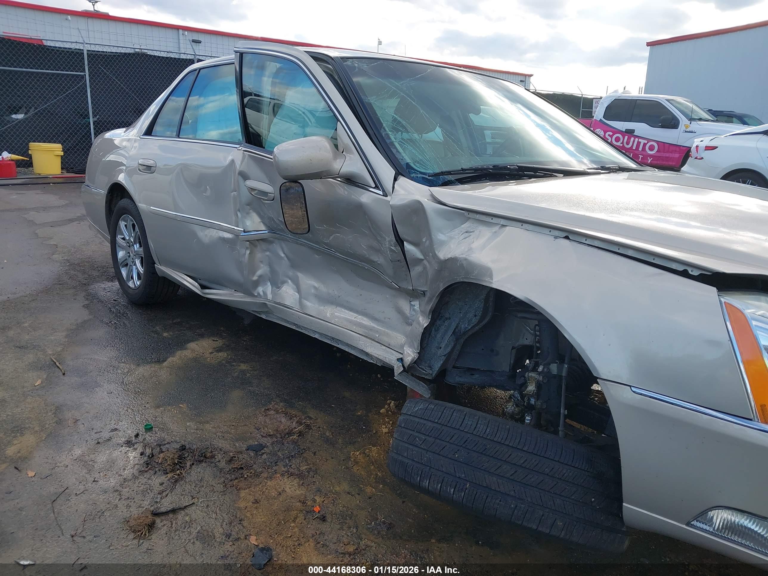 CADILLAC DTS image 6