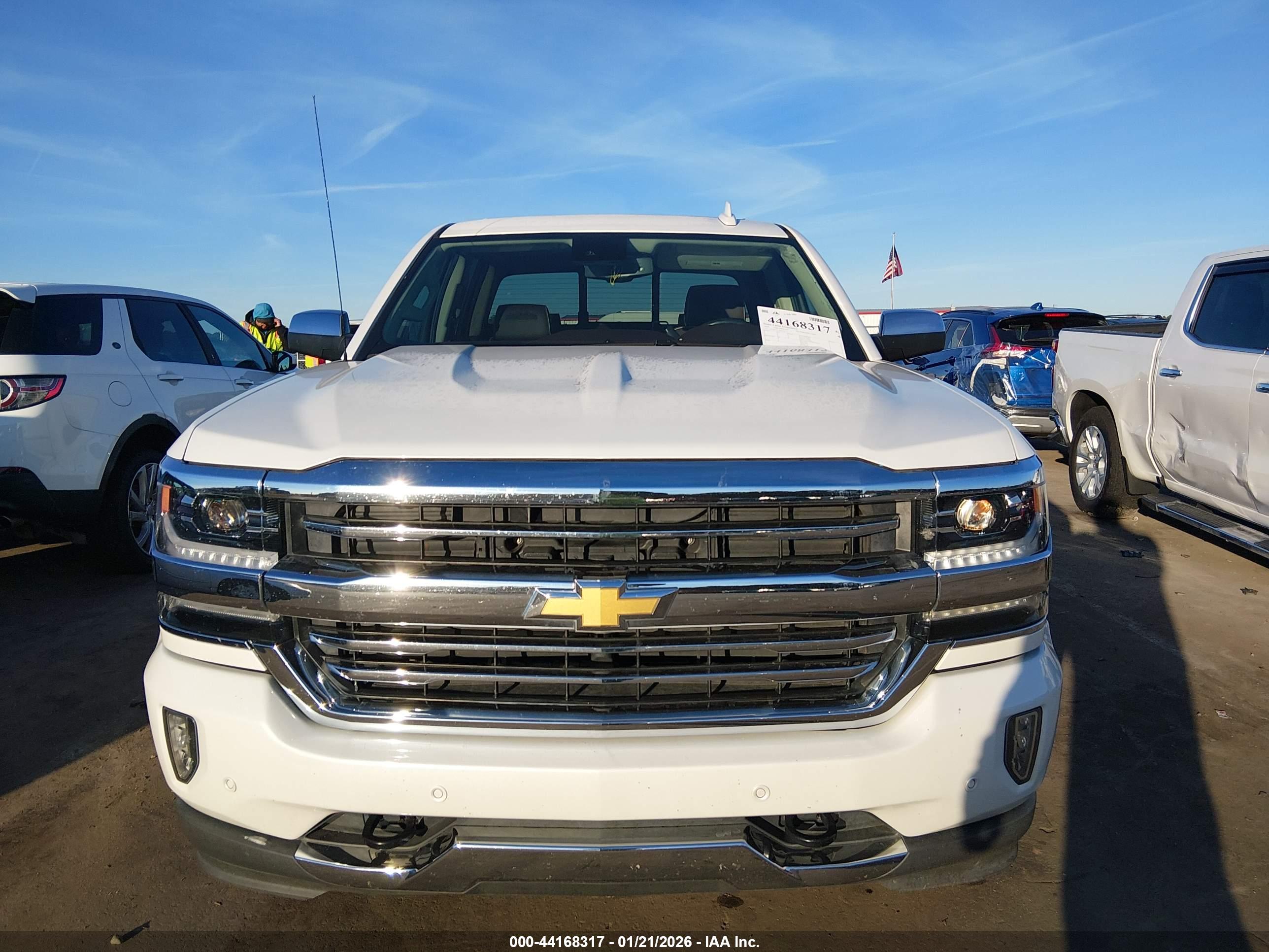 CHEVROLET SILVERADO image 6