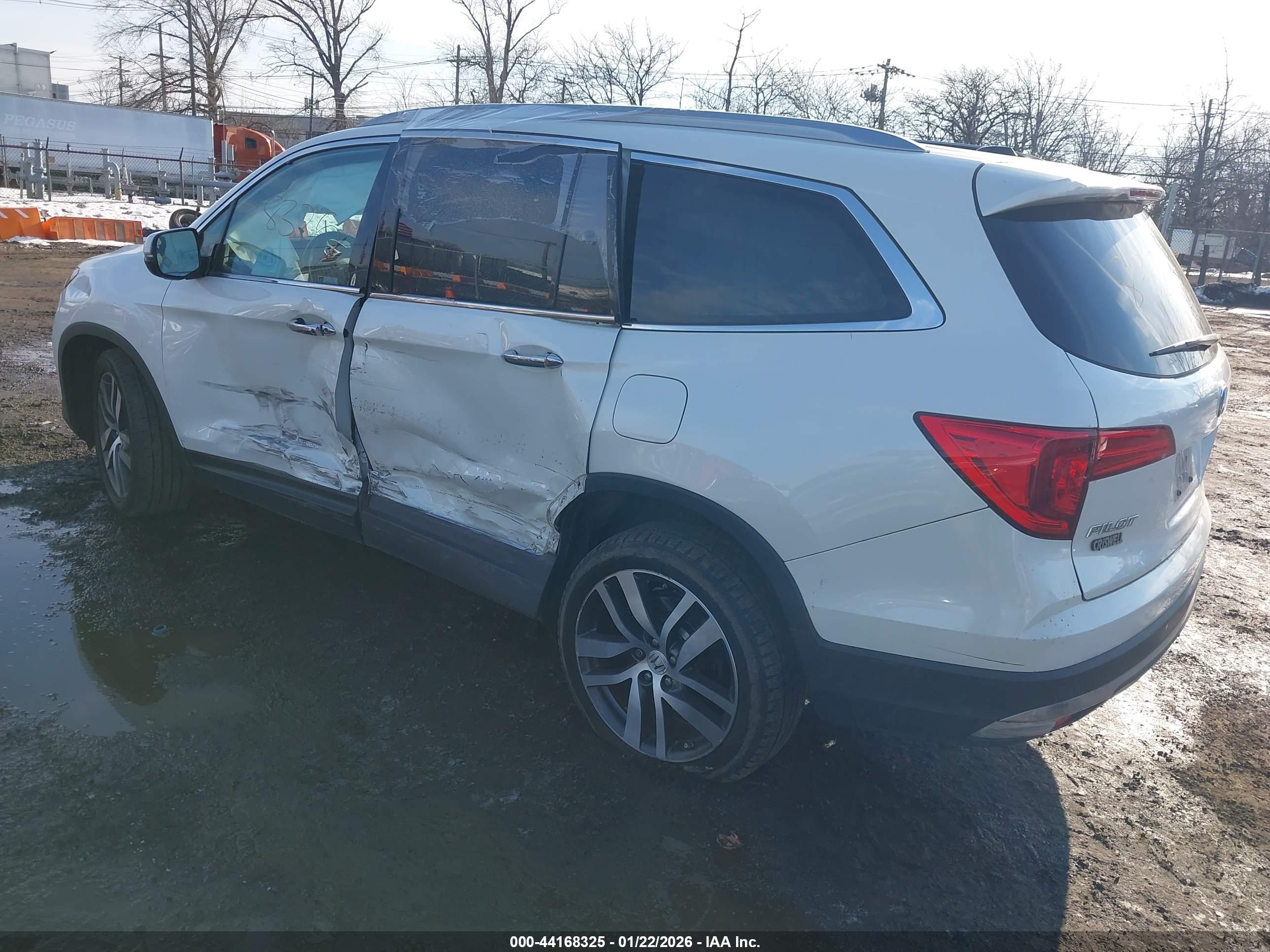 HONDA PILOT image 3