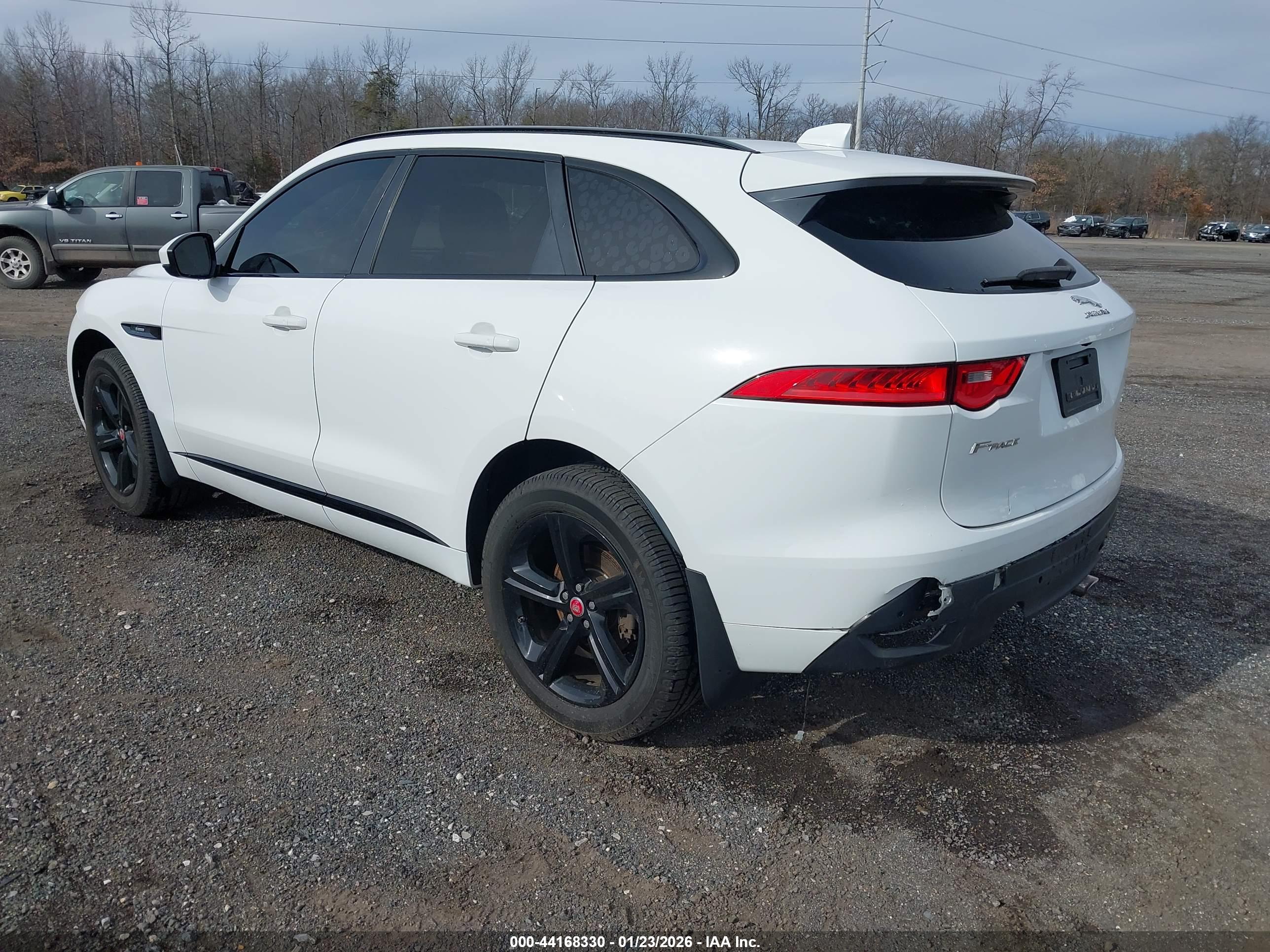 JAGUAR F-PACE image 3