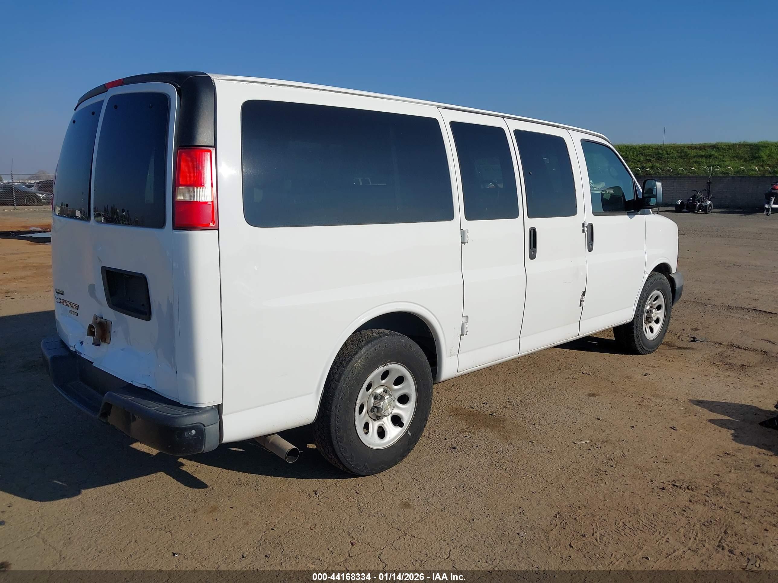 CHEVROLET EXPRESS image 4