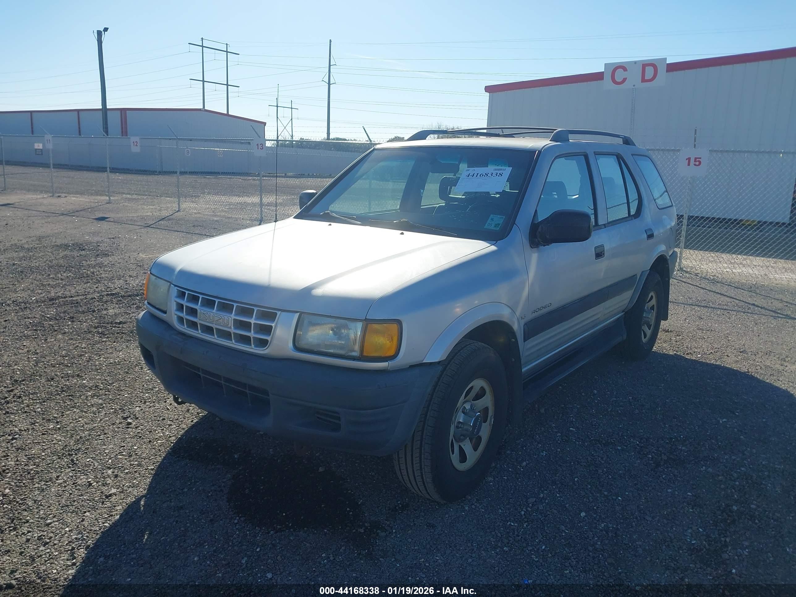 ISUZU RODEO image 2