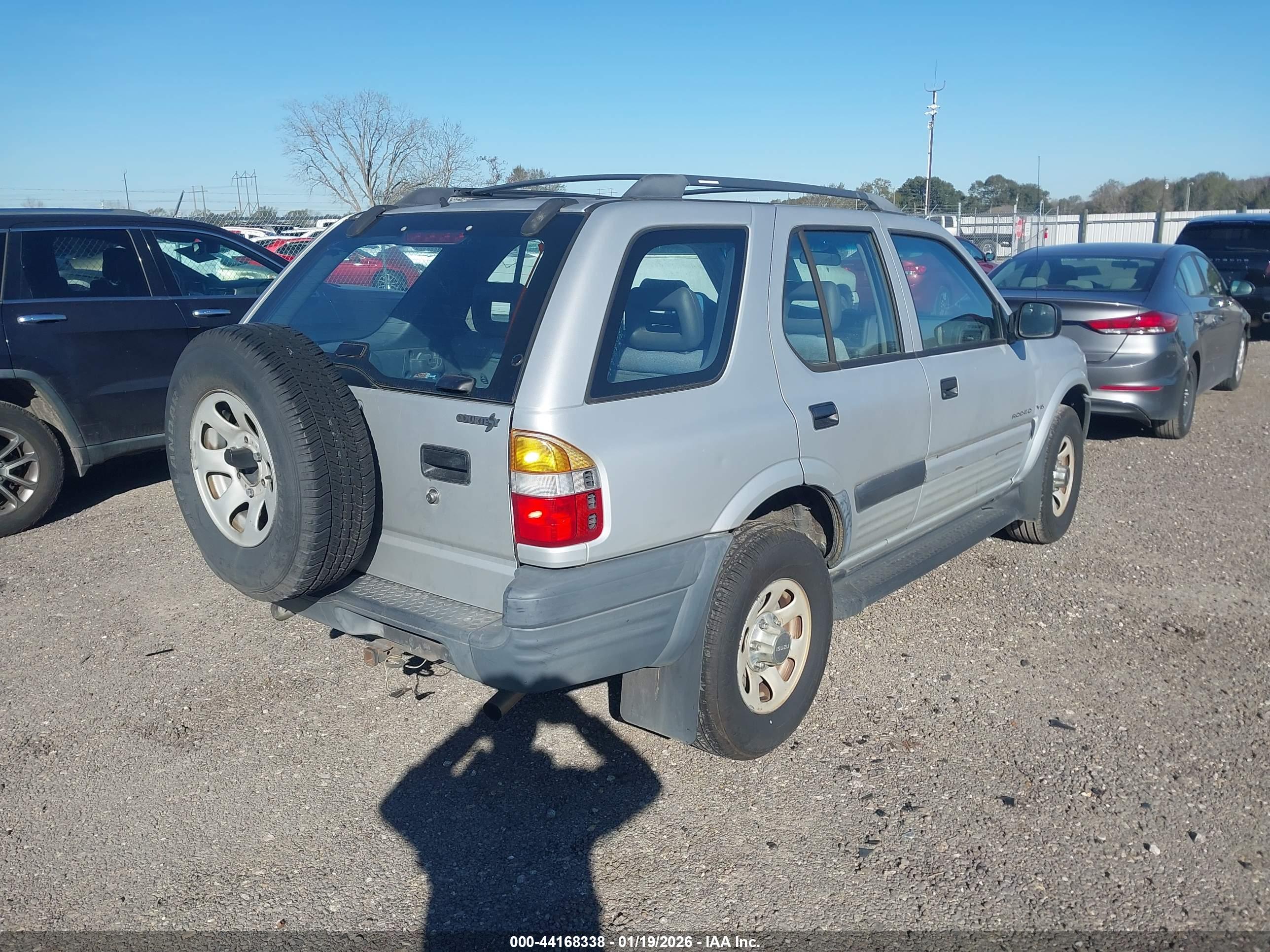 ISUZU RODEO image 4