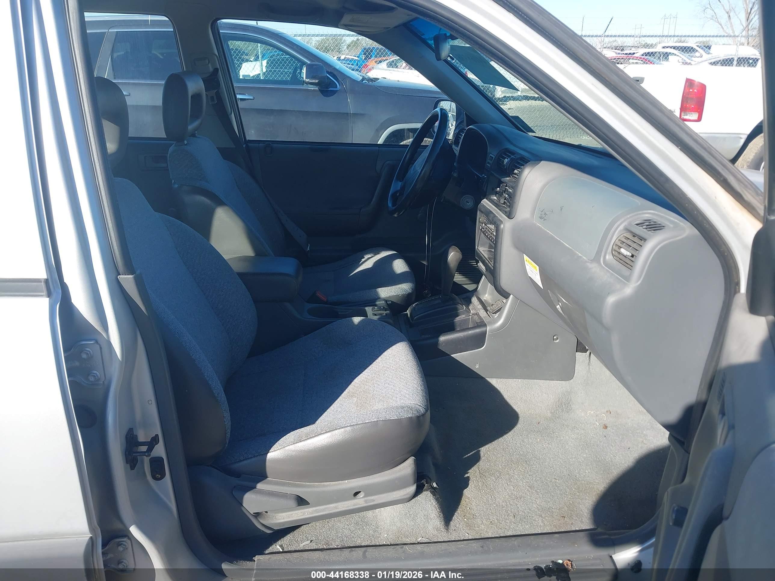 ISUZU RODEO image 5