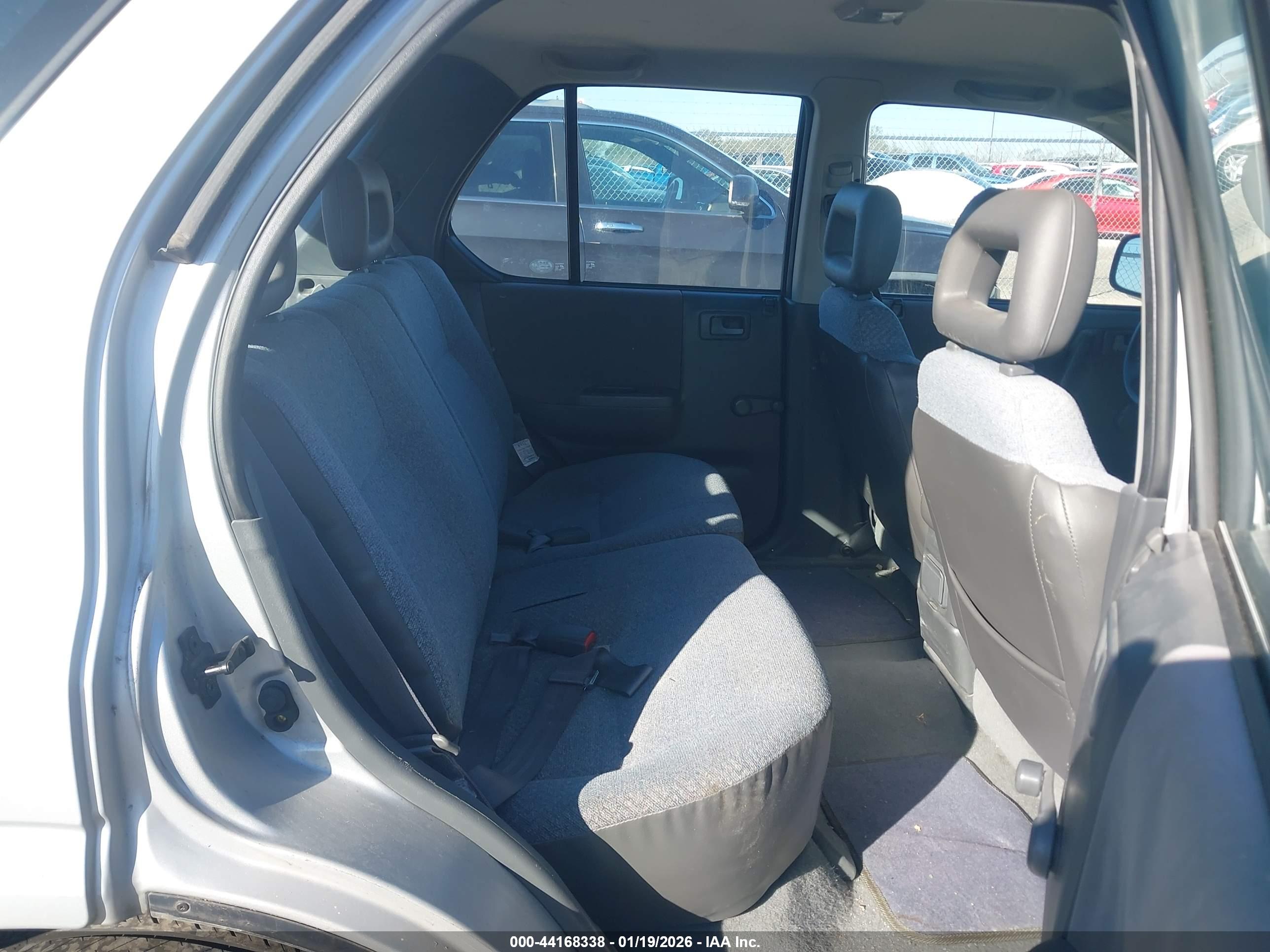 ISUZU RODEO image 8