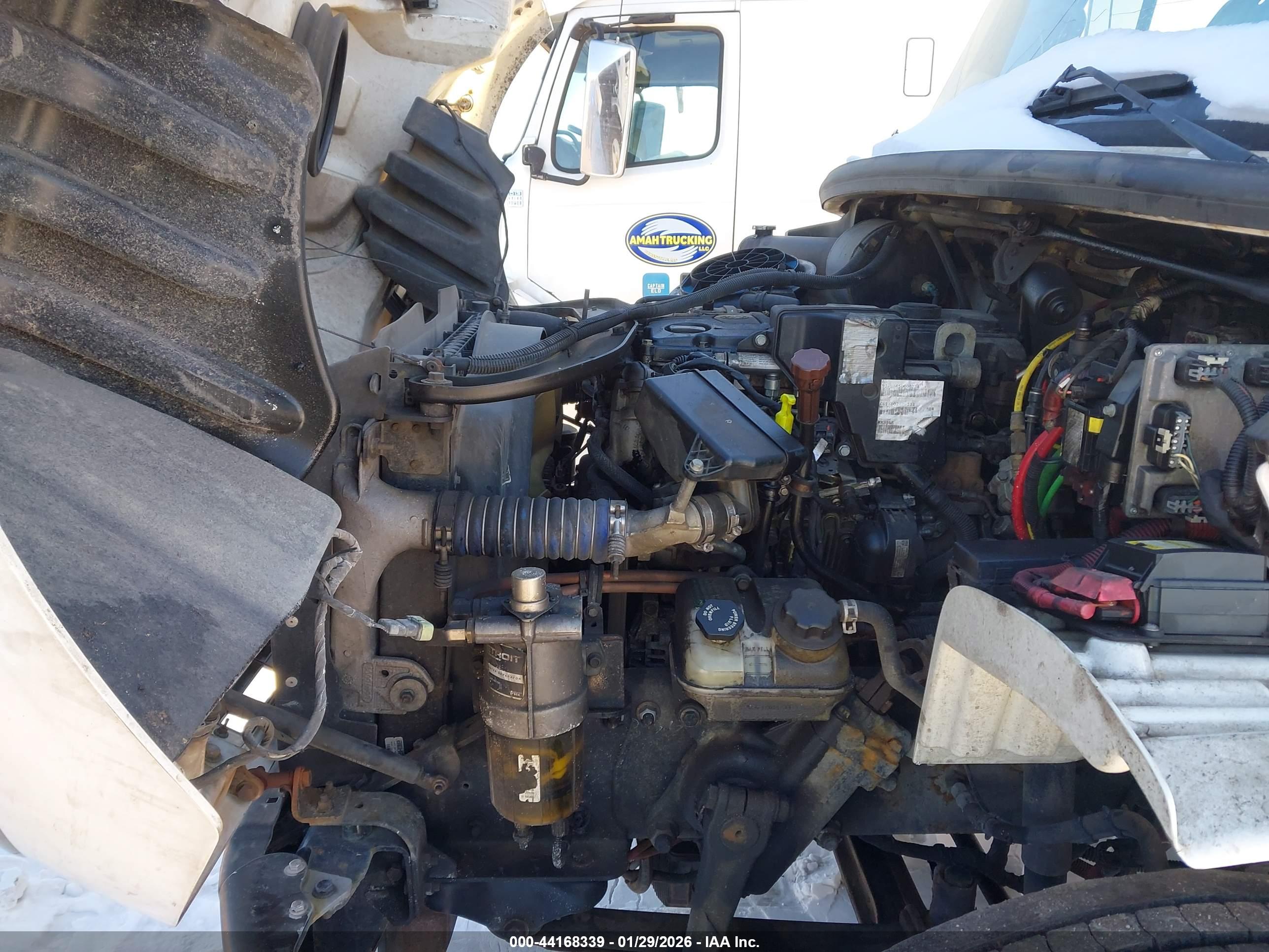 FREIGHTLINER M2 image 10