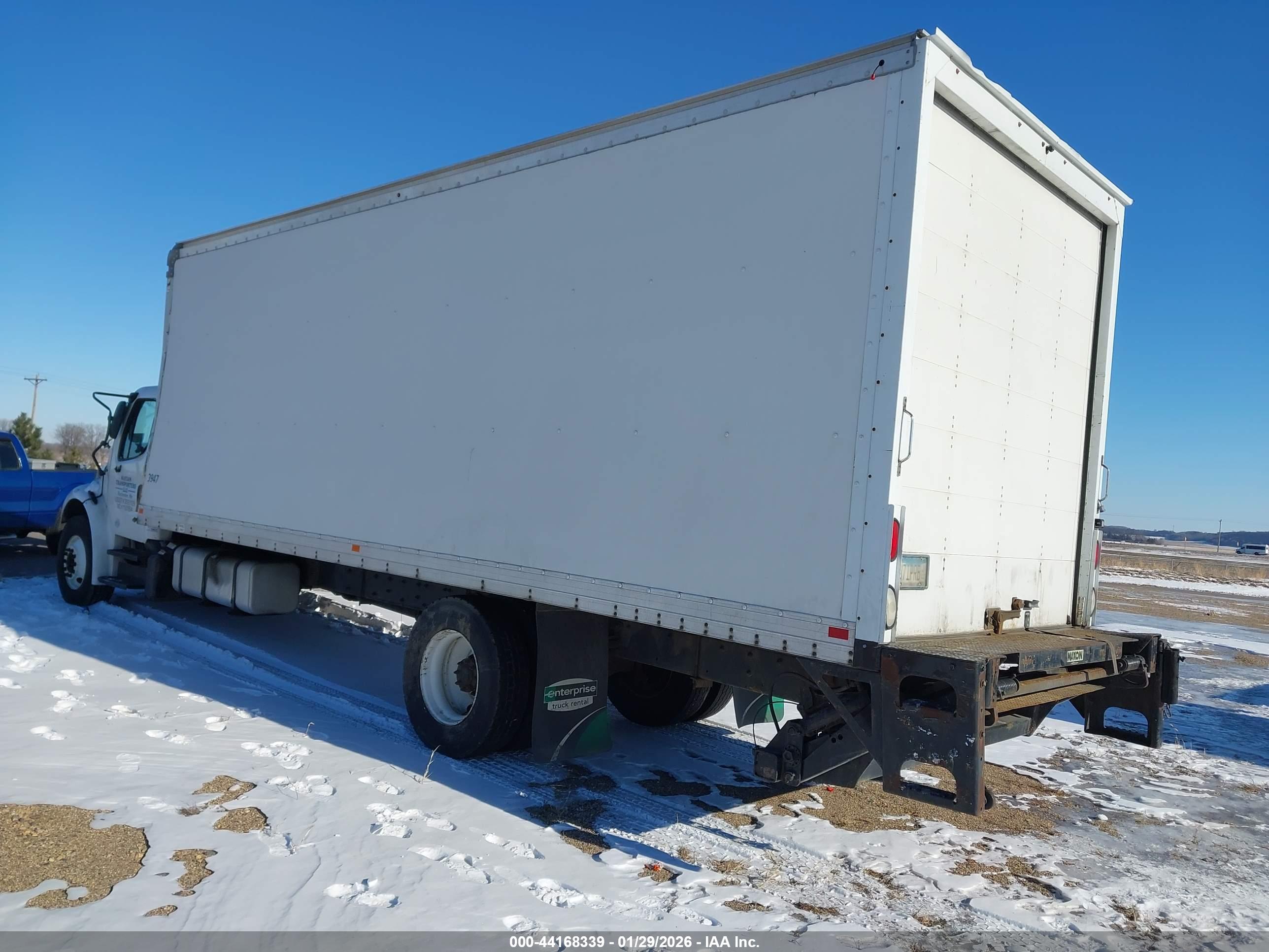 FREIGHTLINER M2 image 3