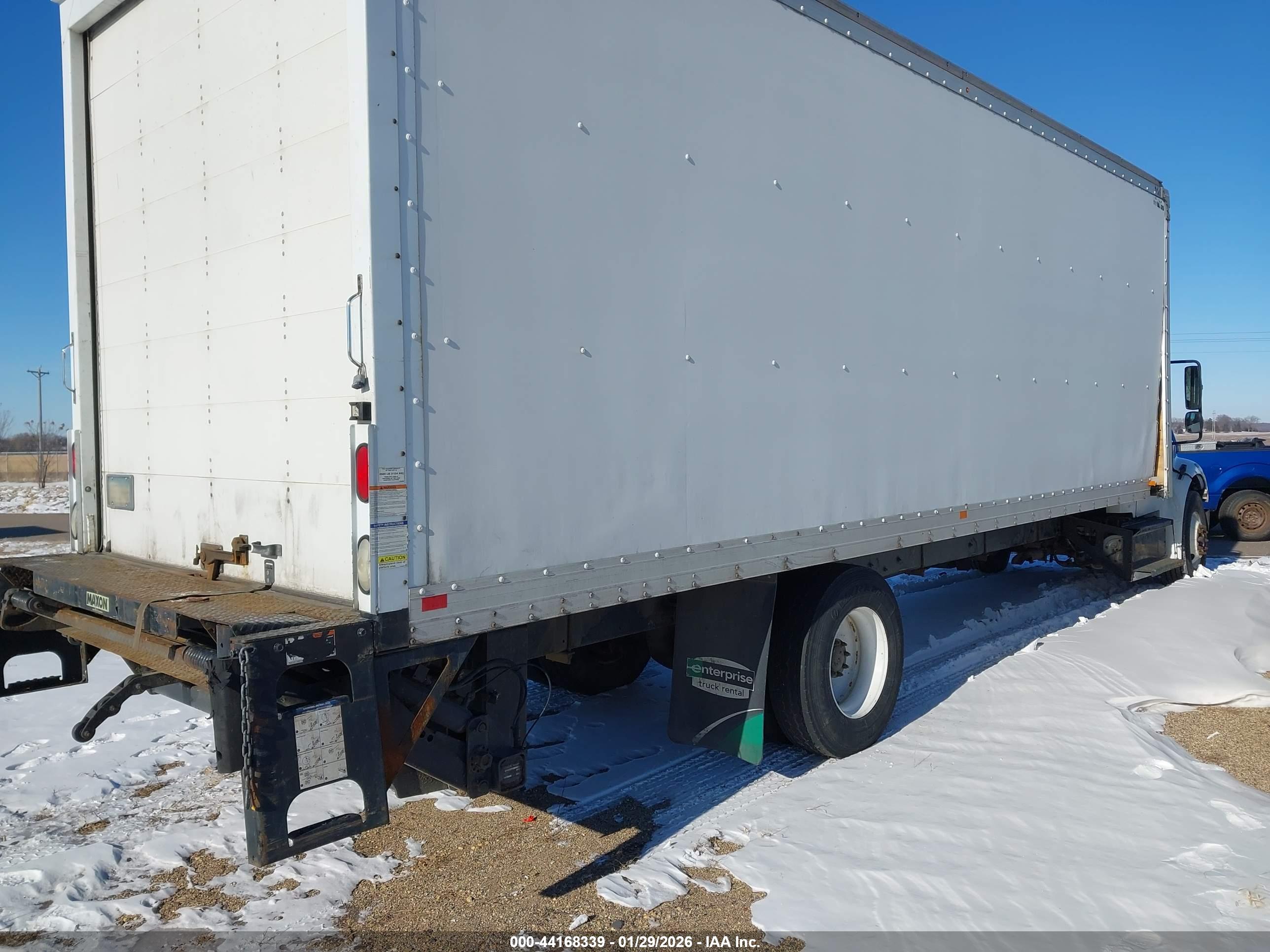 FREIGHTLINER M2 image 4