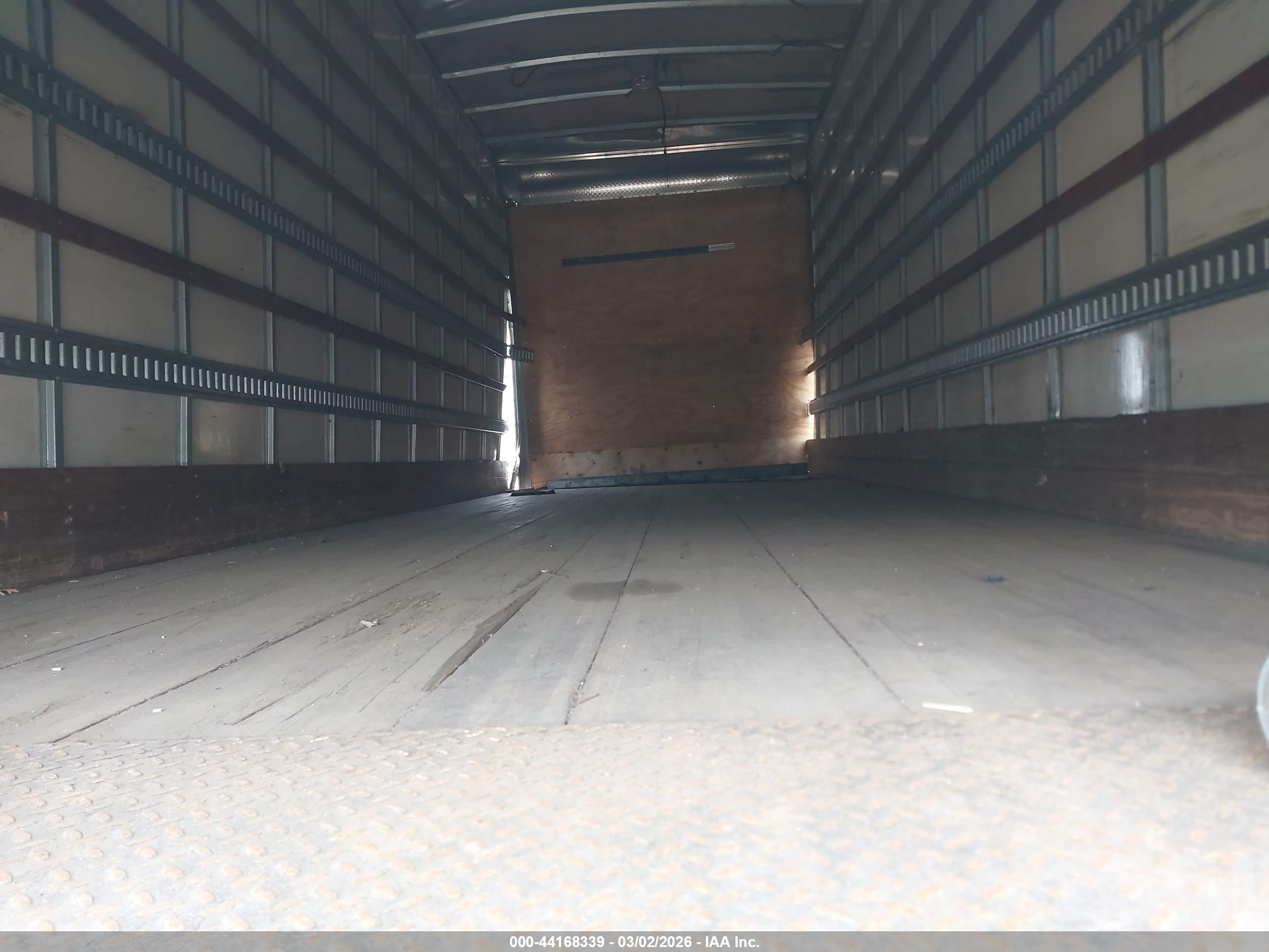 FREIGHTLINER M2 image 7