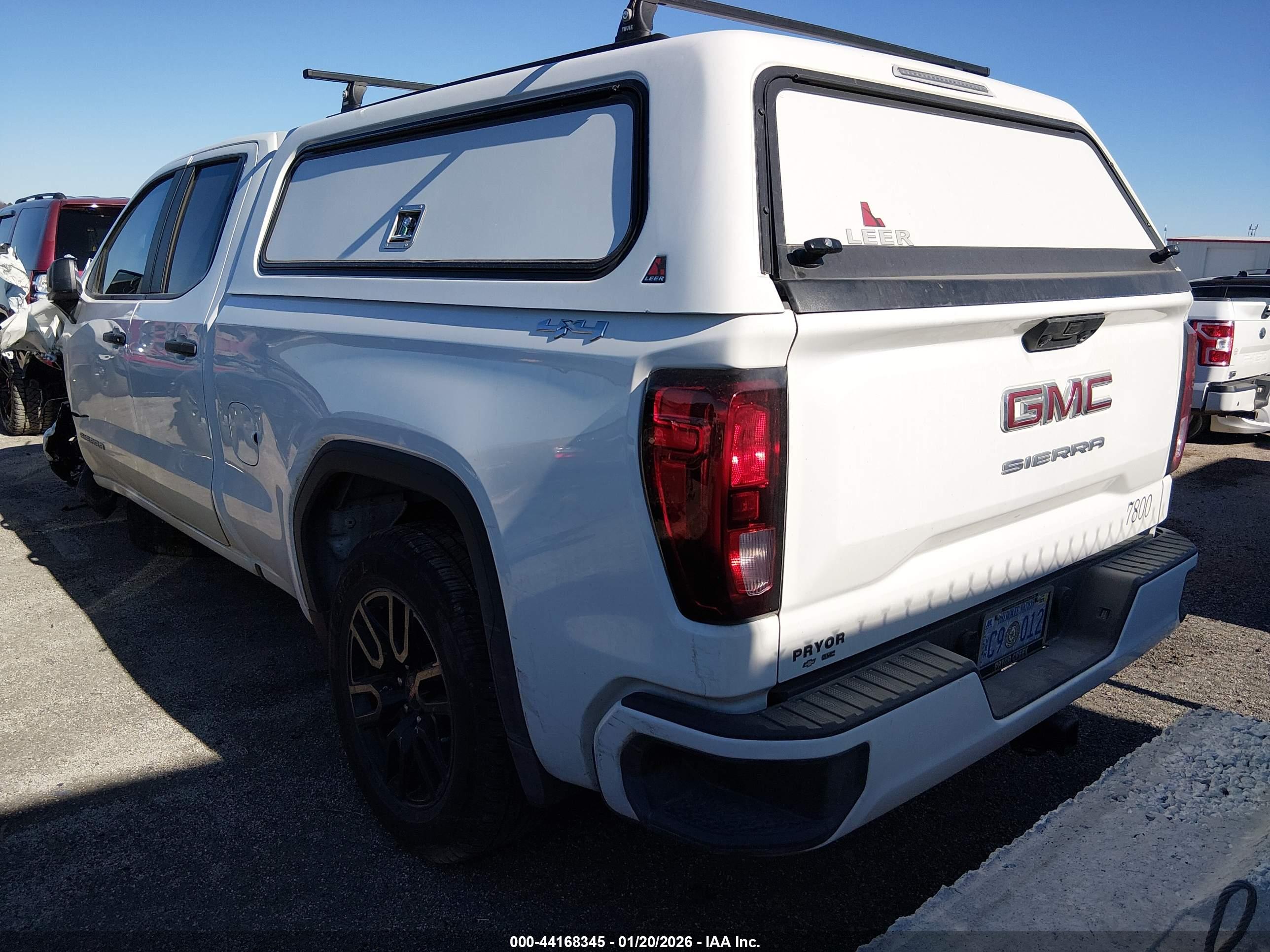 GMC SIERRA image 3