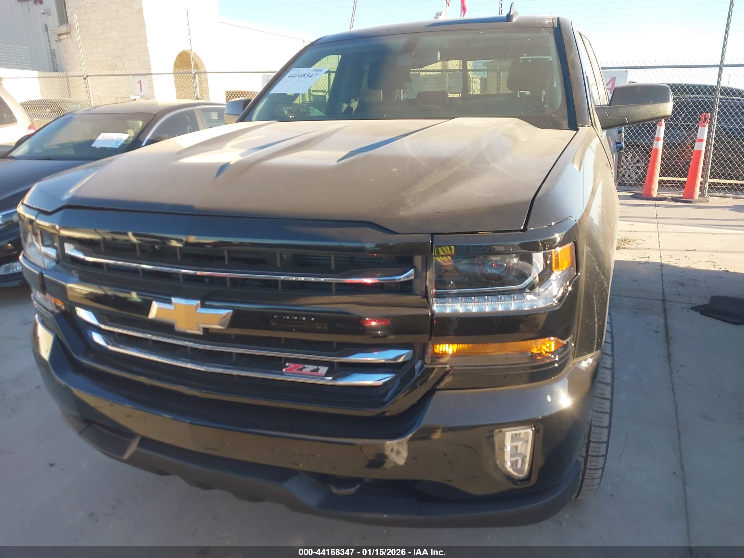 CHEVROLET SILVERADO image 6