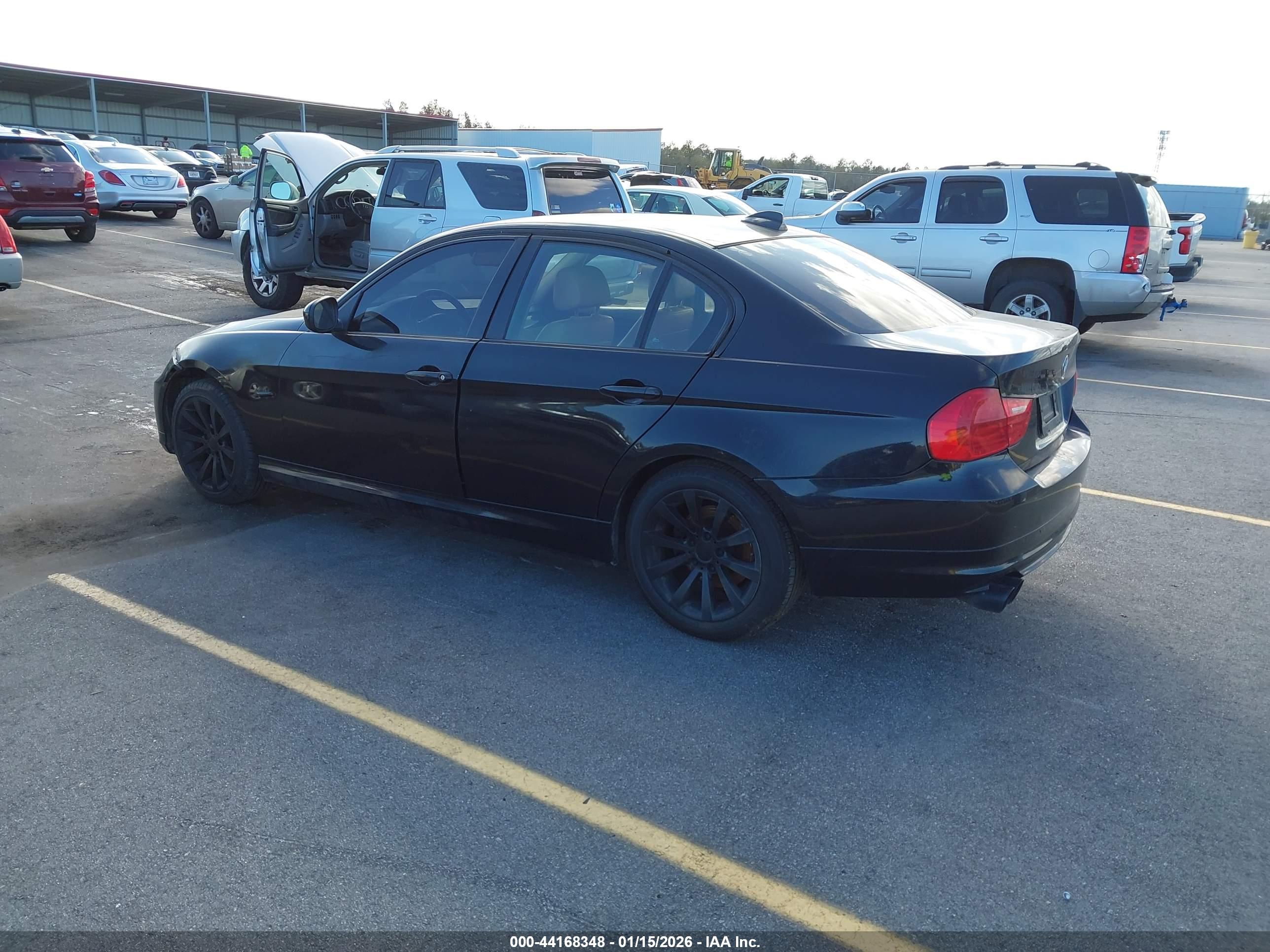 BMW 328I image 3