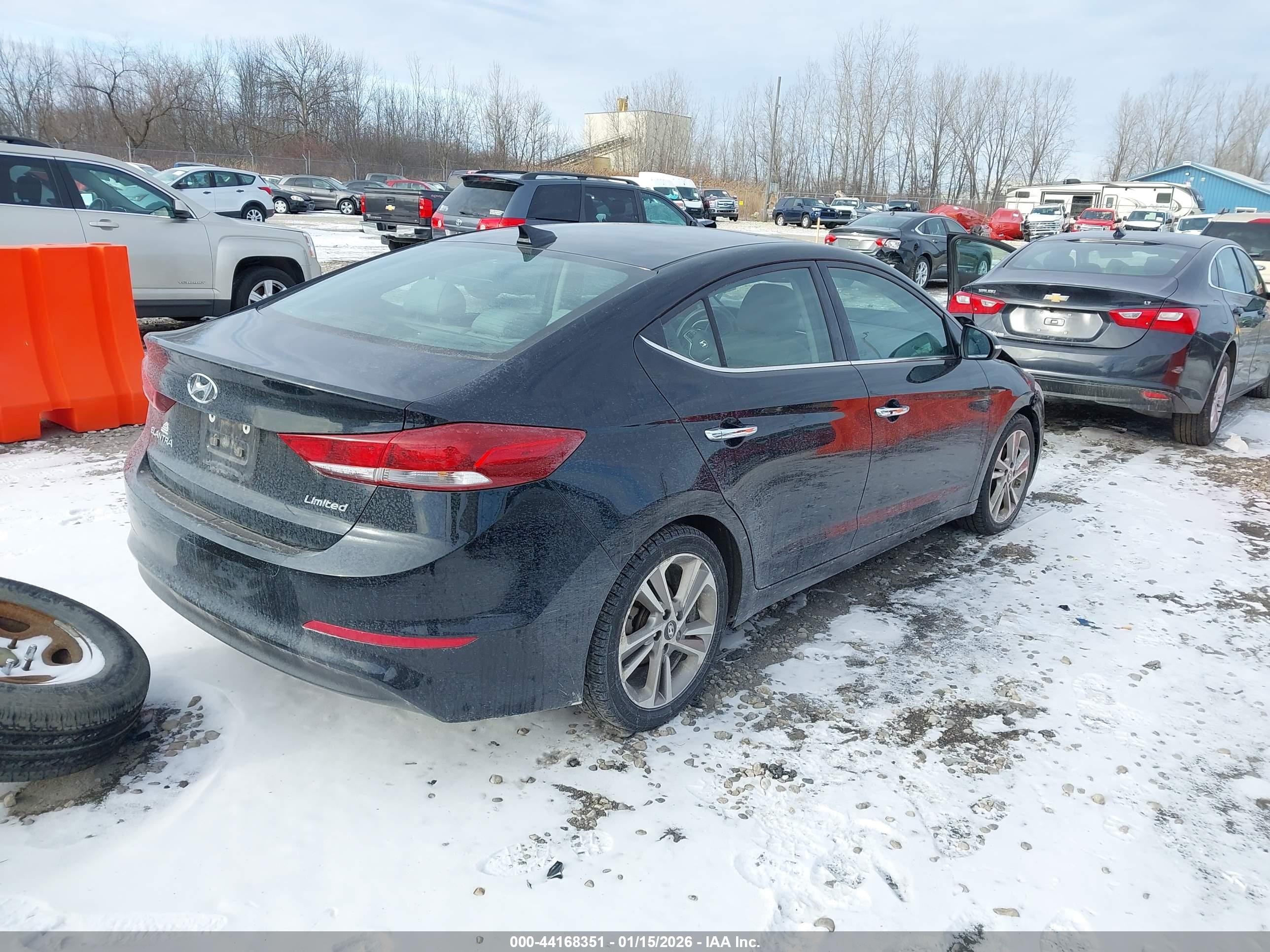 HYUNDAI ELANTRA image 4