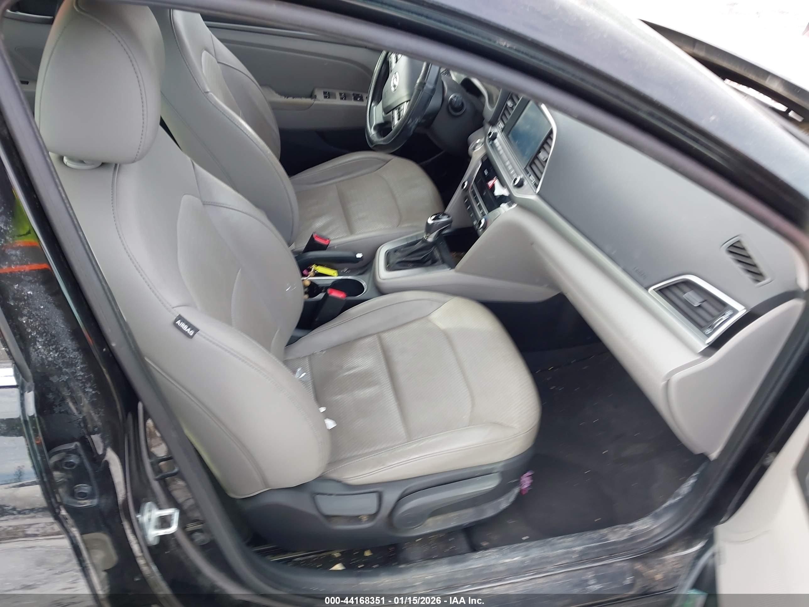 HYUNDAI ELANTRA image 5