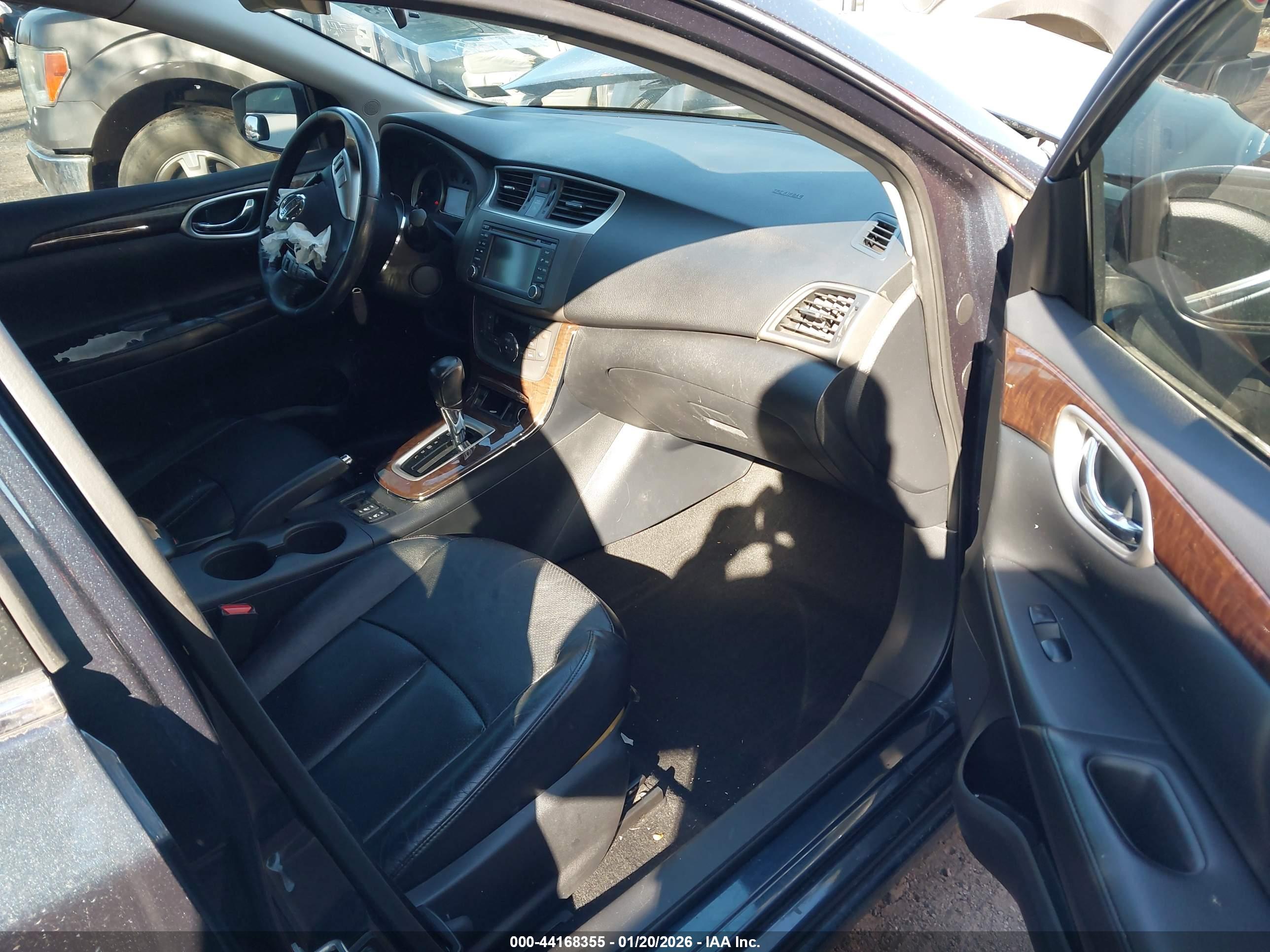NISSAN SENTRA image 5