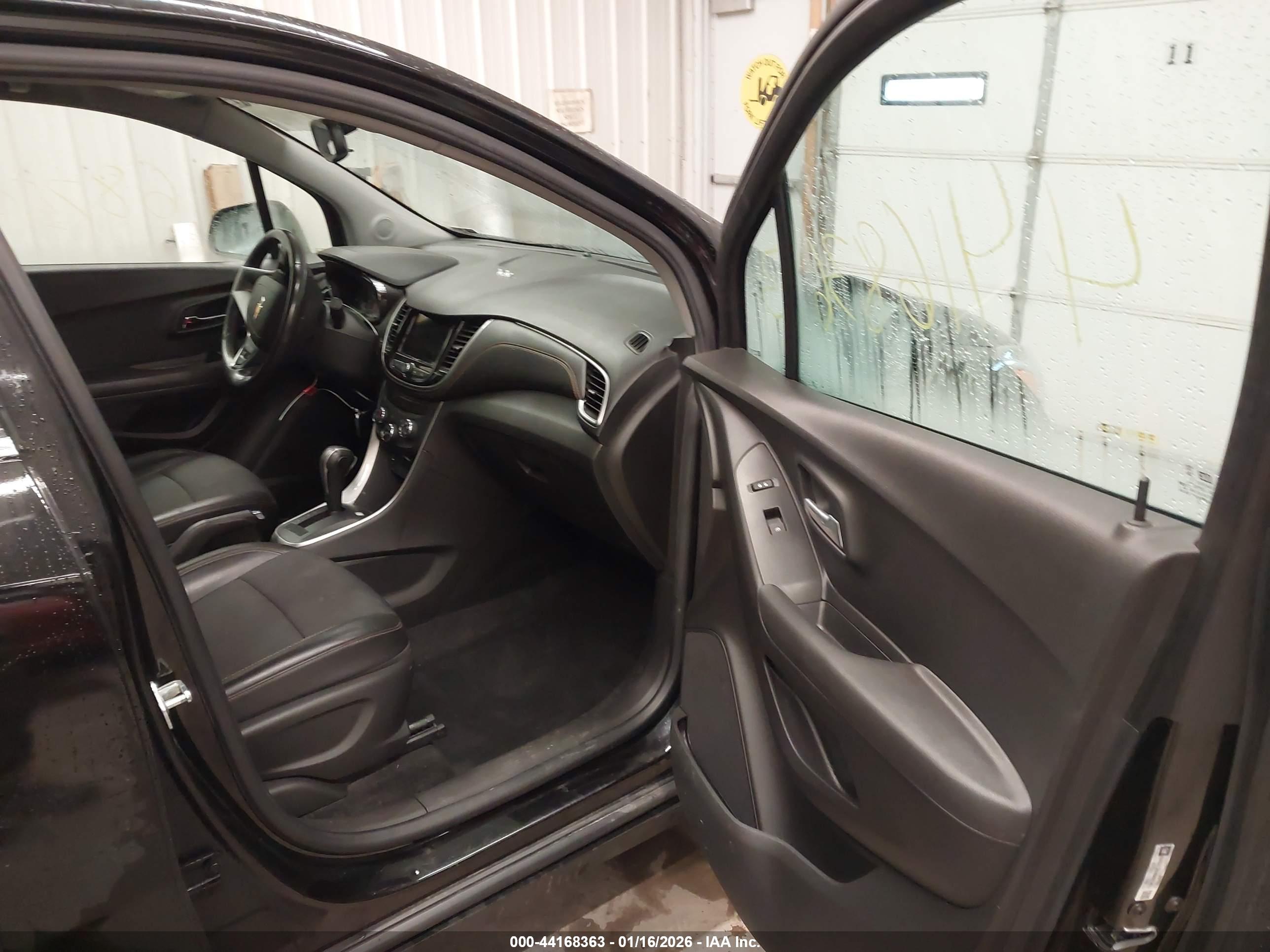 CHEVROLET TRAX image 5