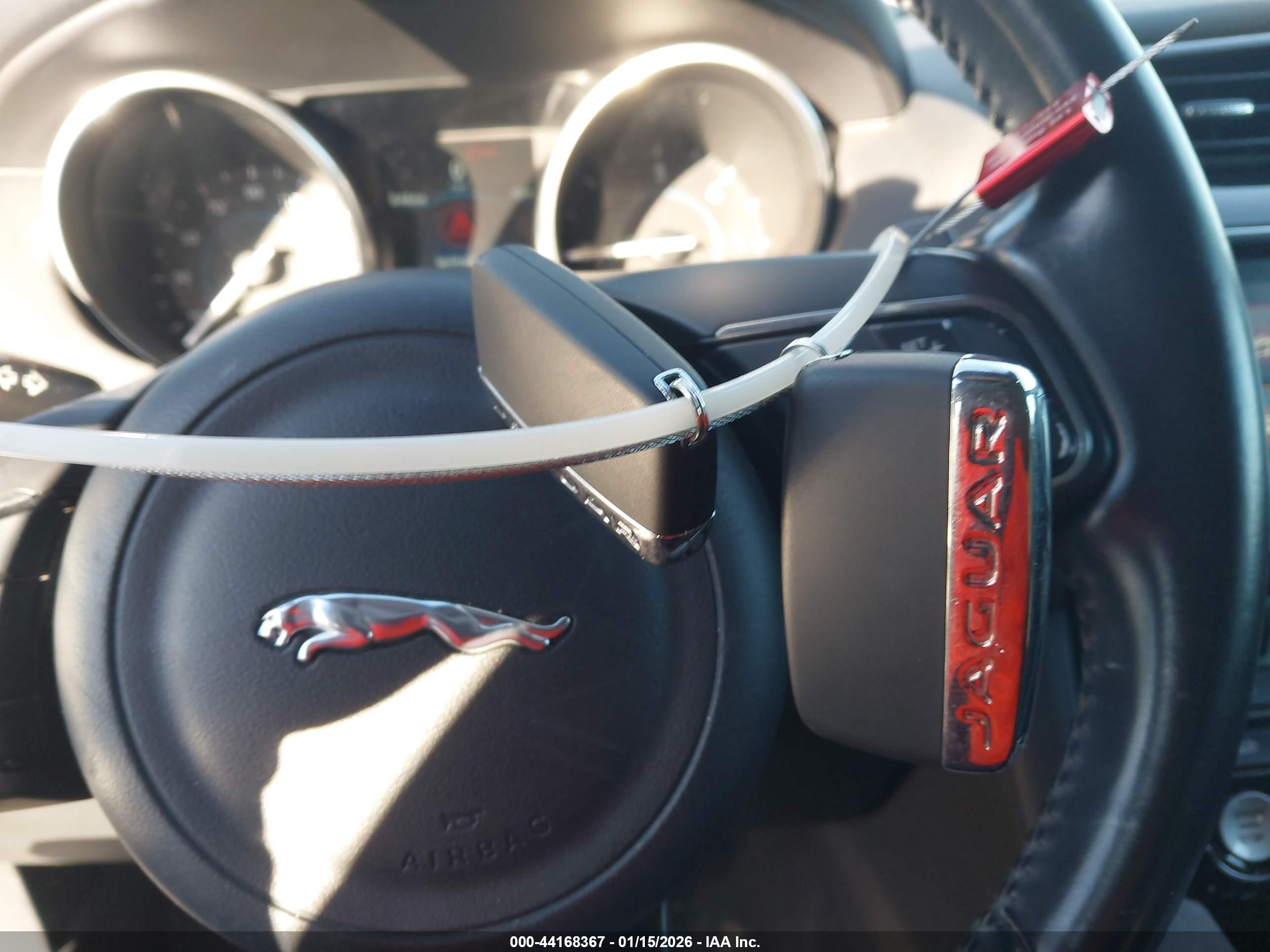 JAGUAR F-PACE image 11
