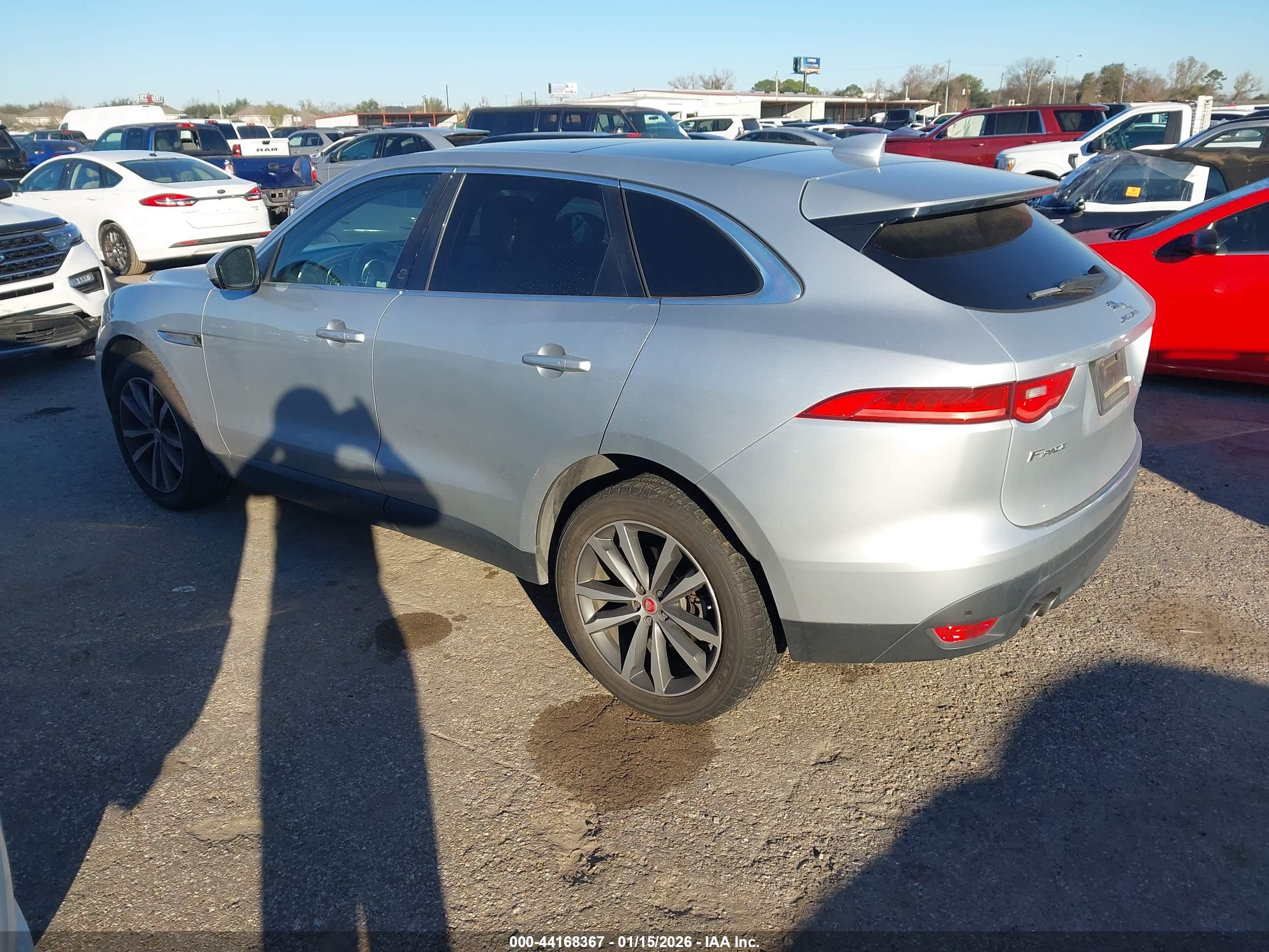 JAGUAR F-PACE image 3