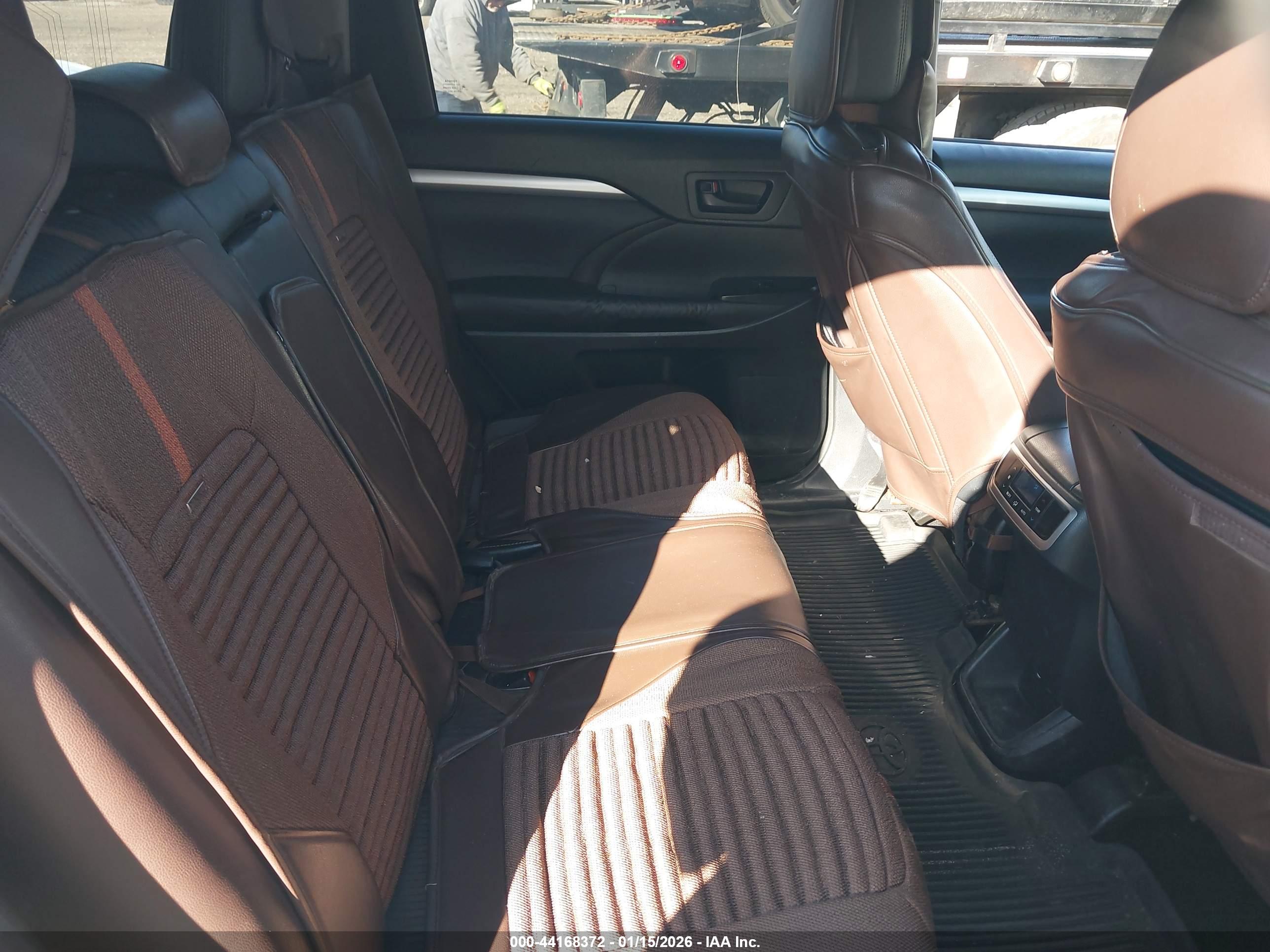 TOYOTA HIGHLANDER image 8