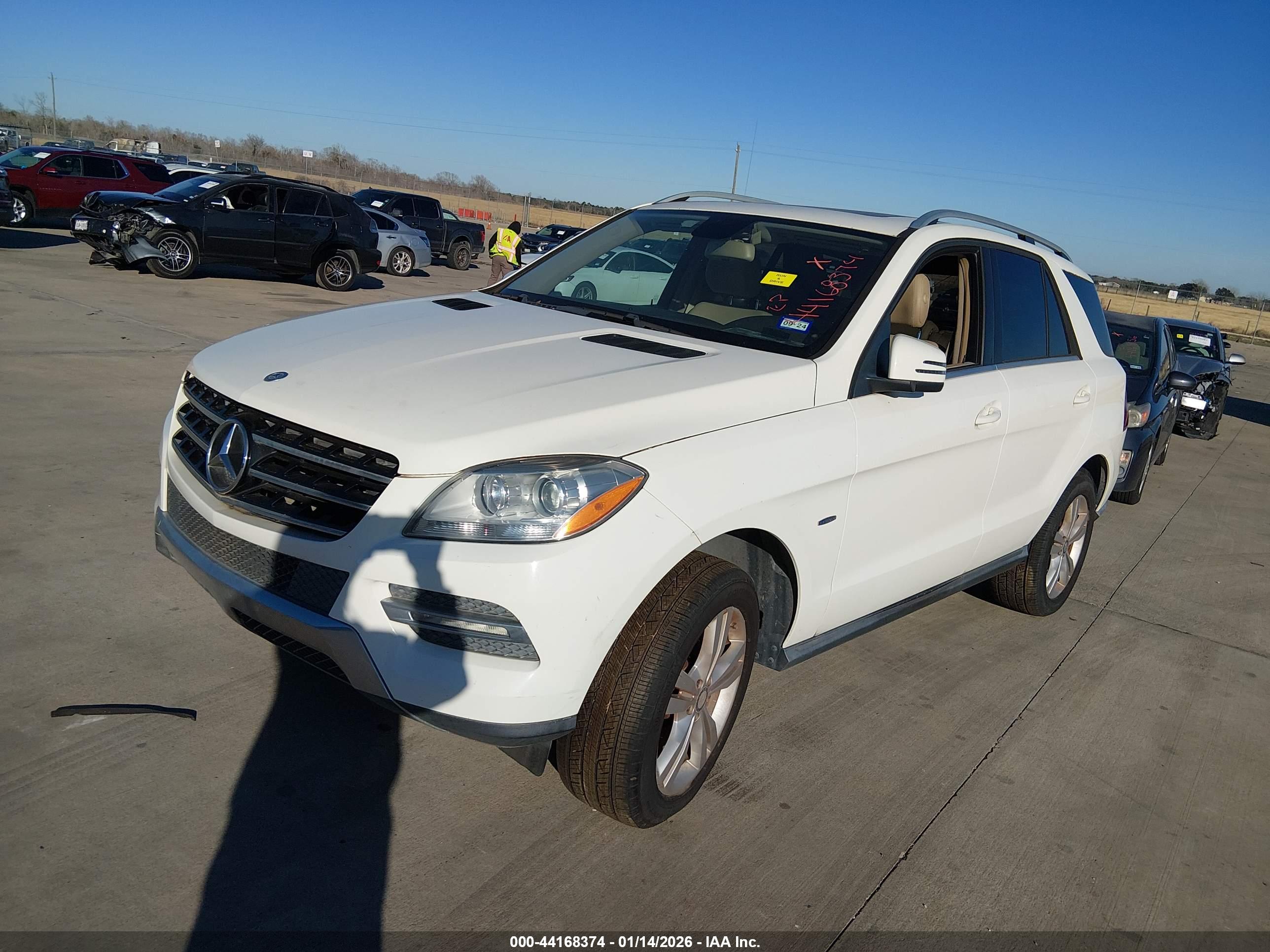 MERCEDES-BENZ ML image 2