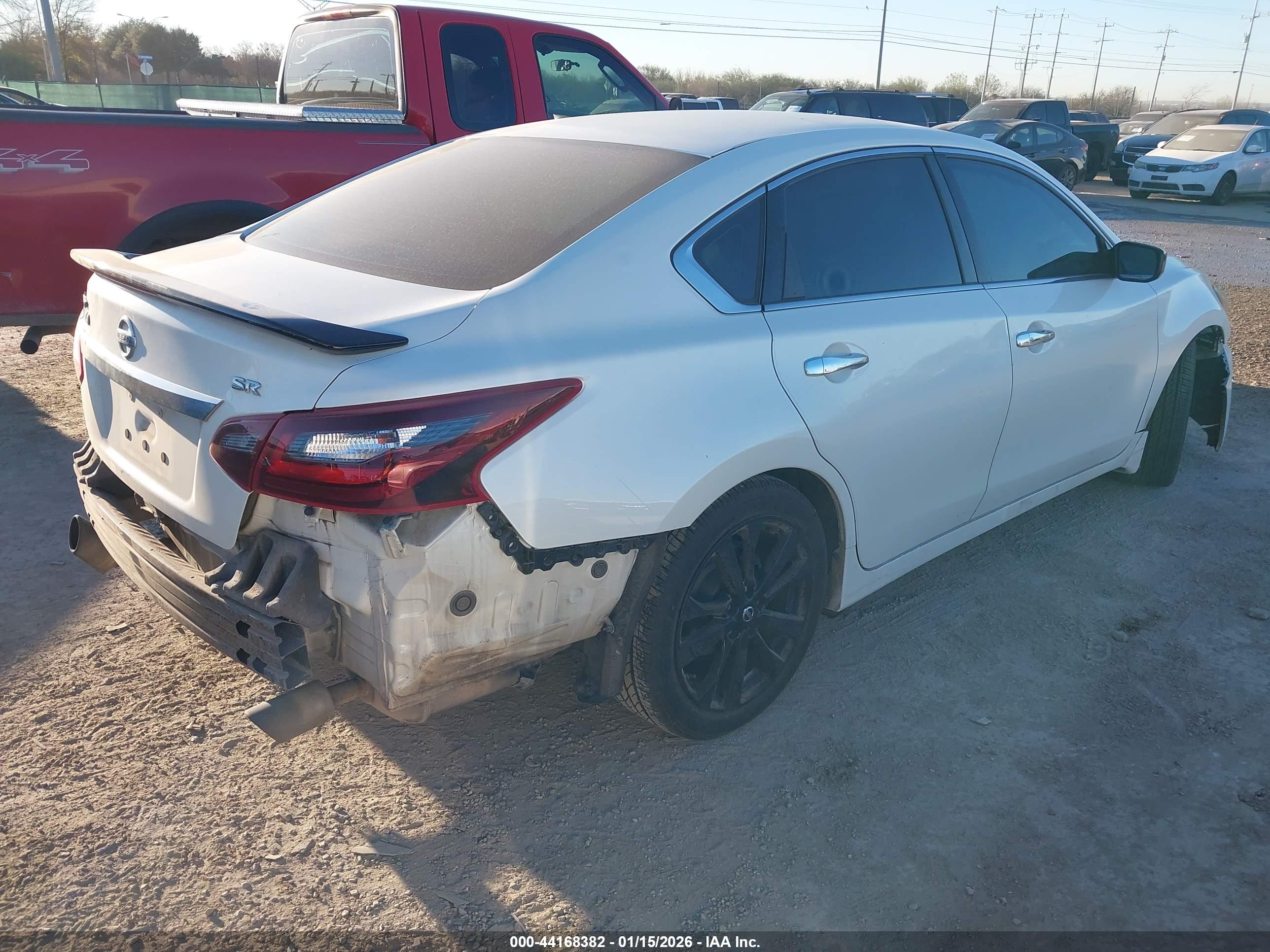 NISSAN ALTIMA image 4