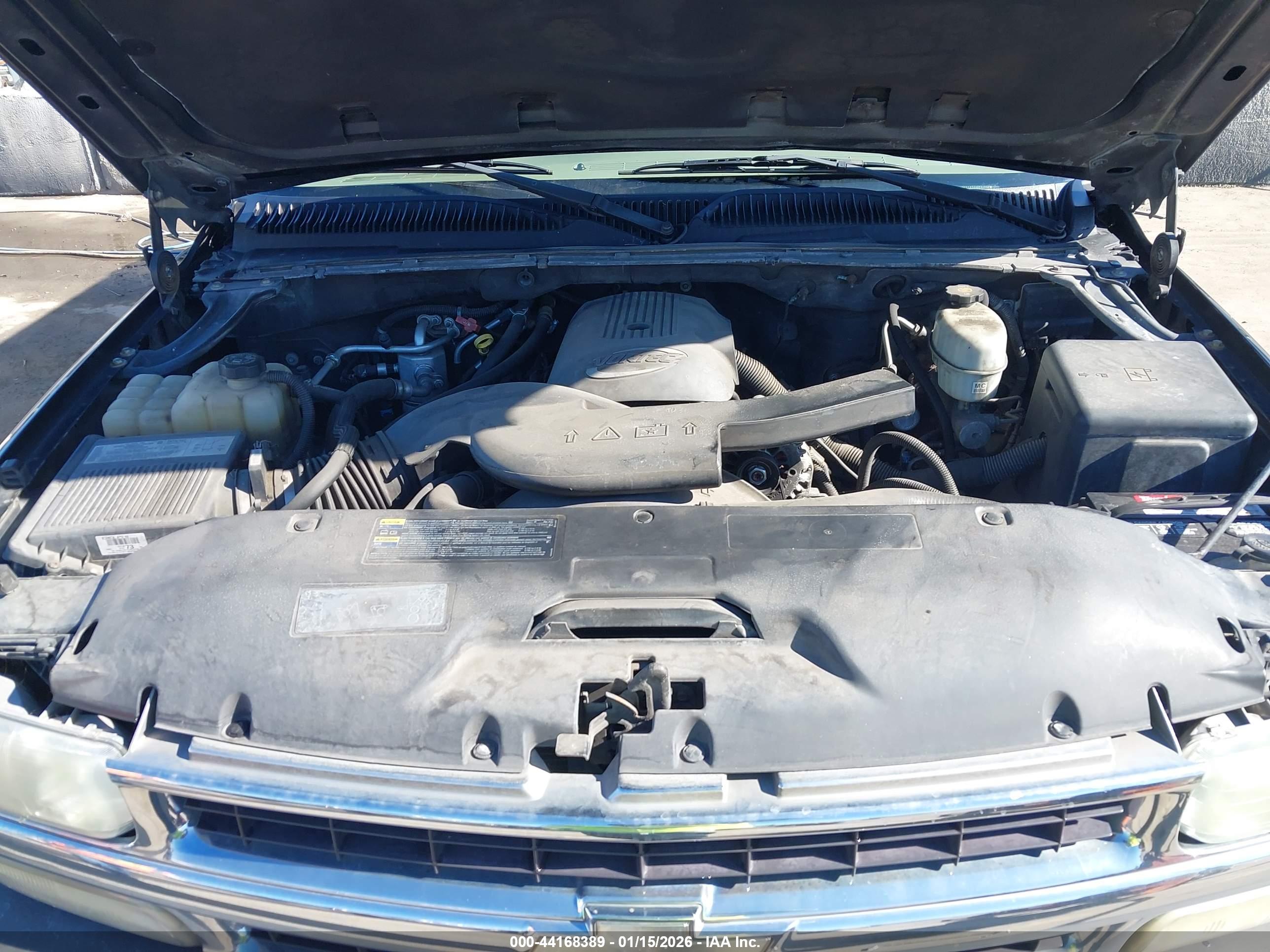 CHEVROLET SUBURBAN image 10