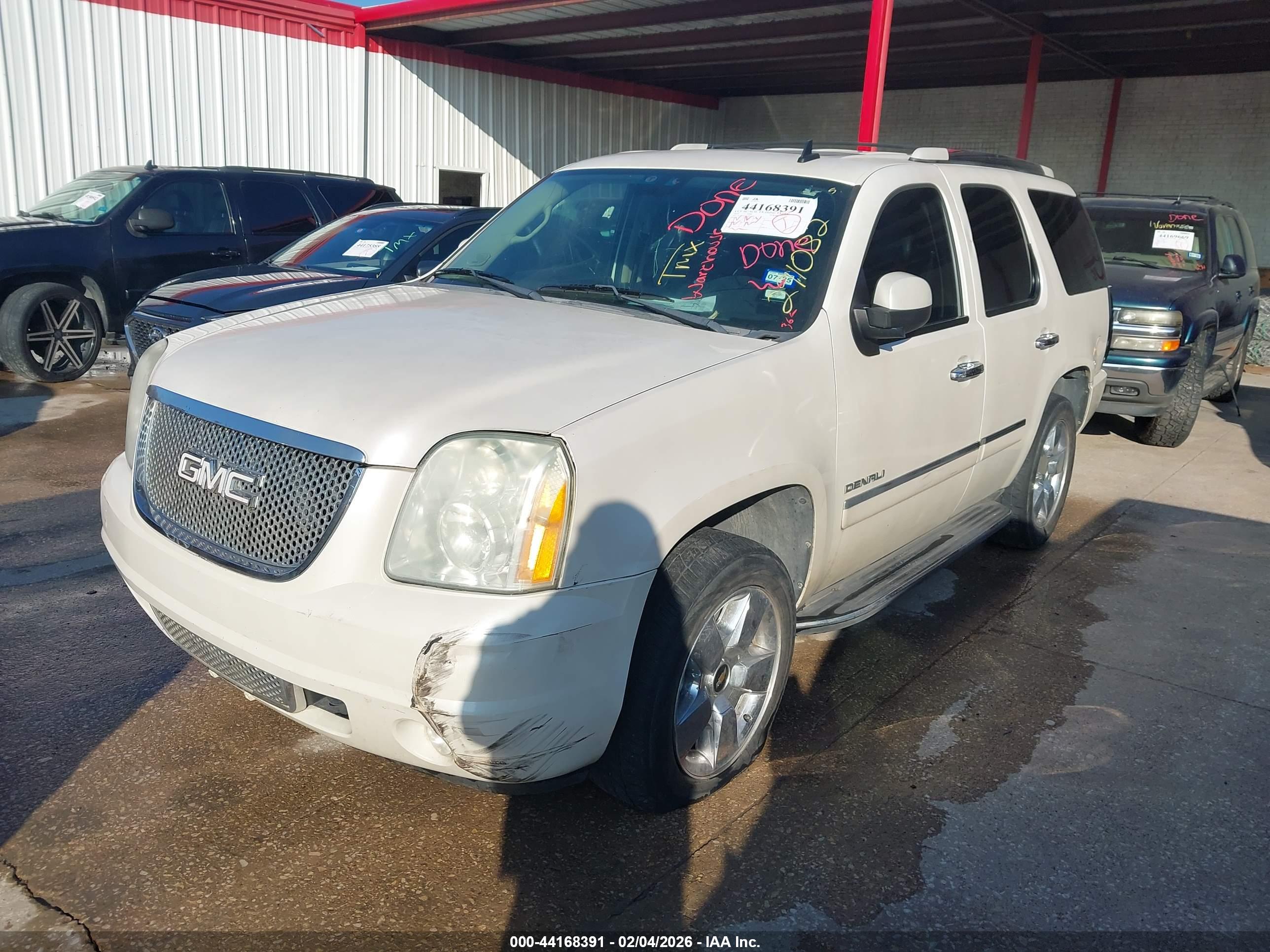 GMC YUKON image 2