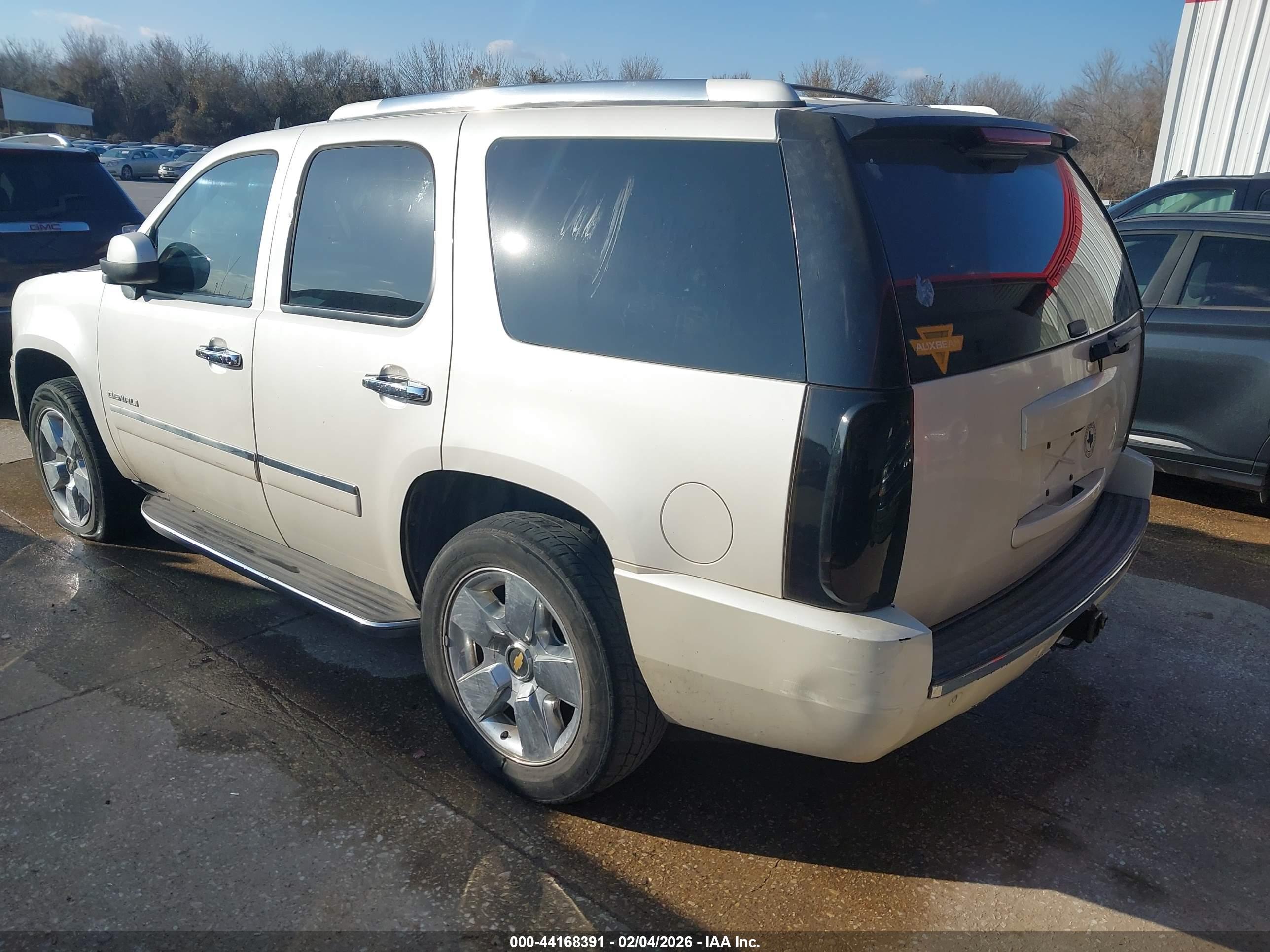 GMC YUKON image 3