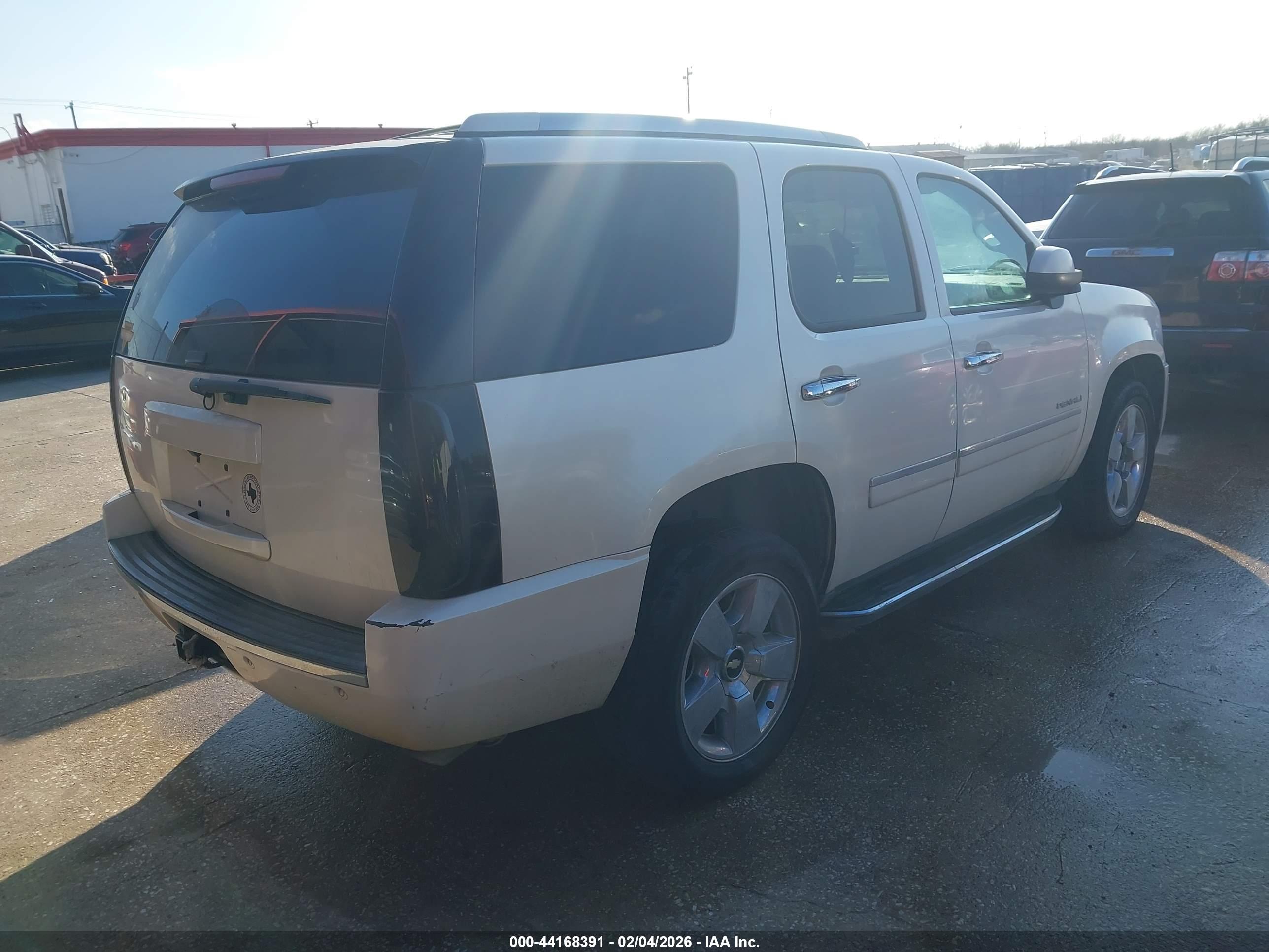 GMC YUKON image 4