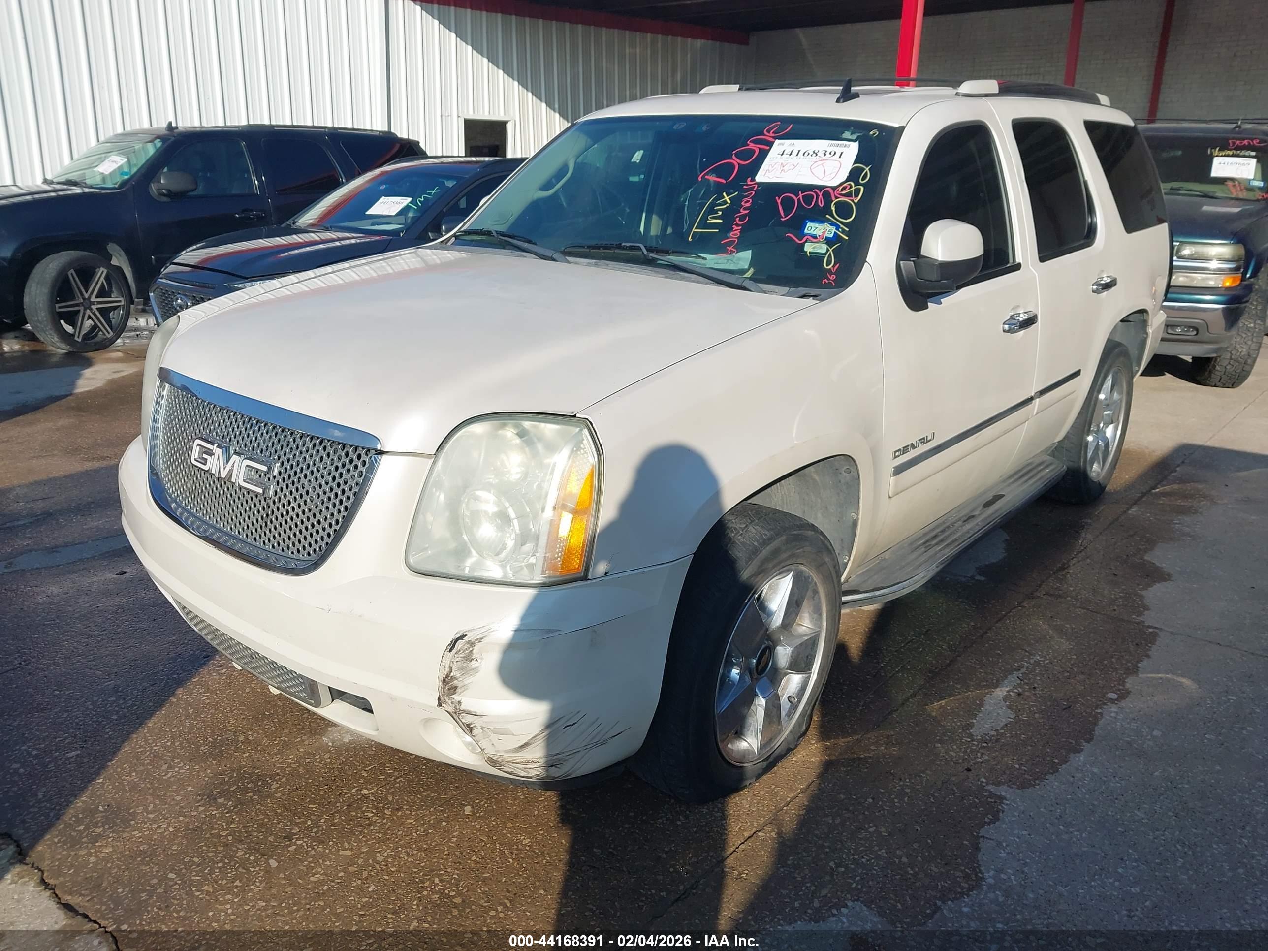 GMC YUKON image 6