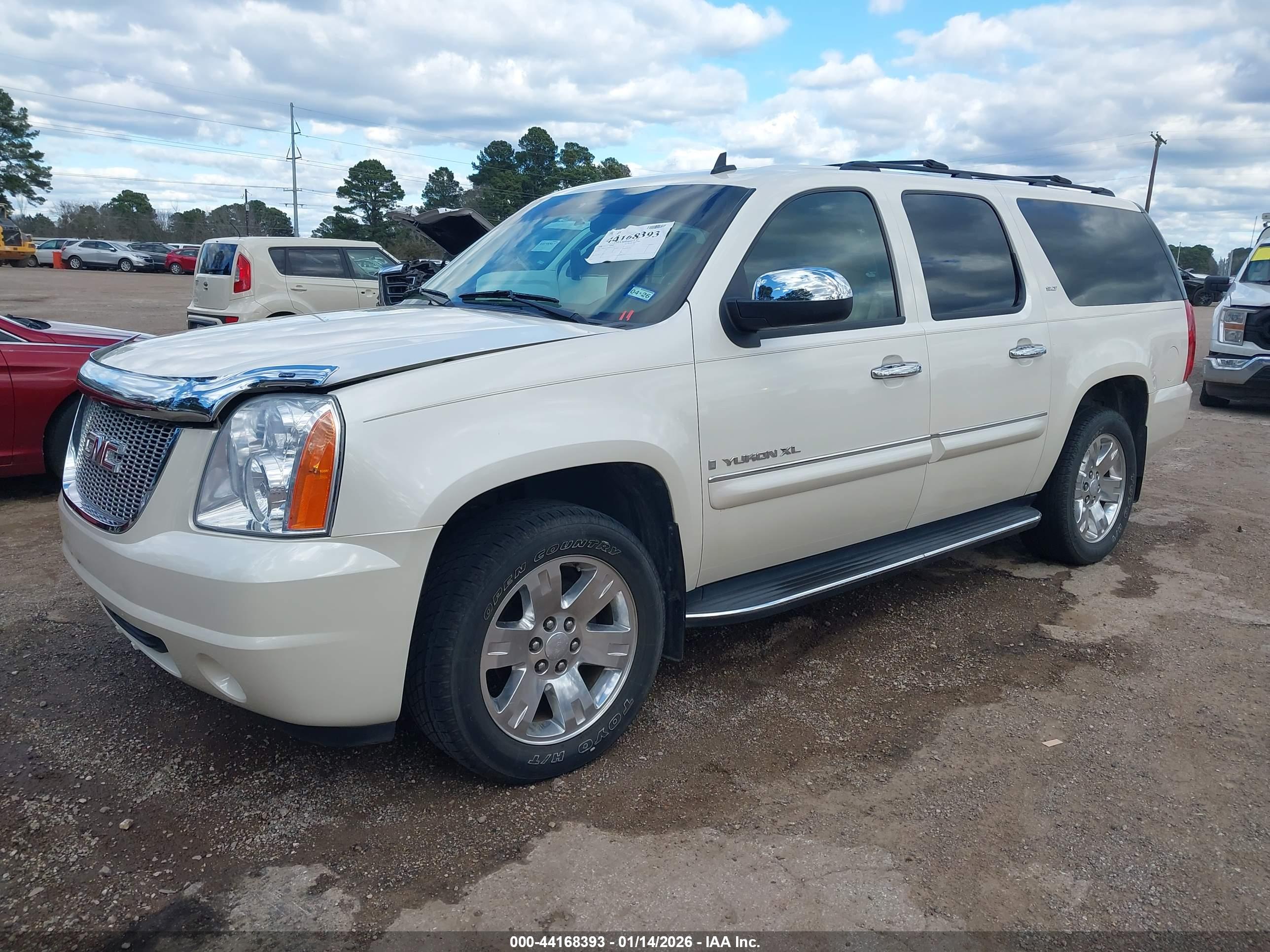 GMC YUKON image 2