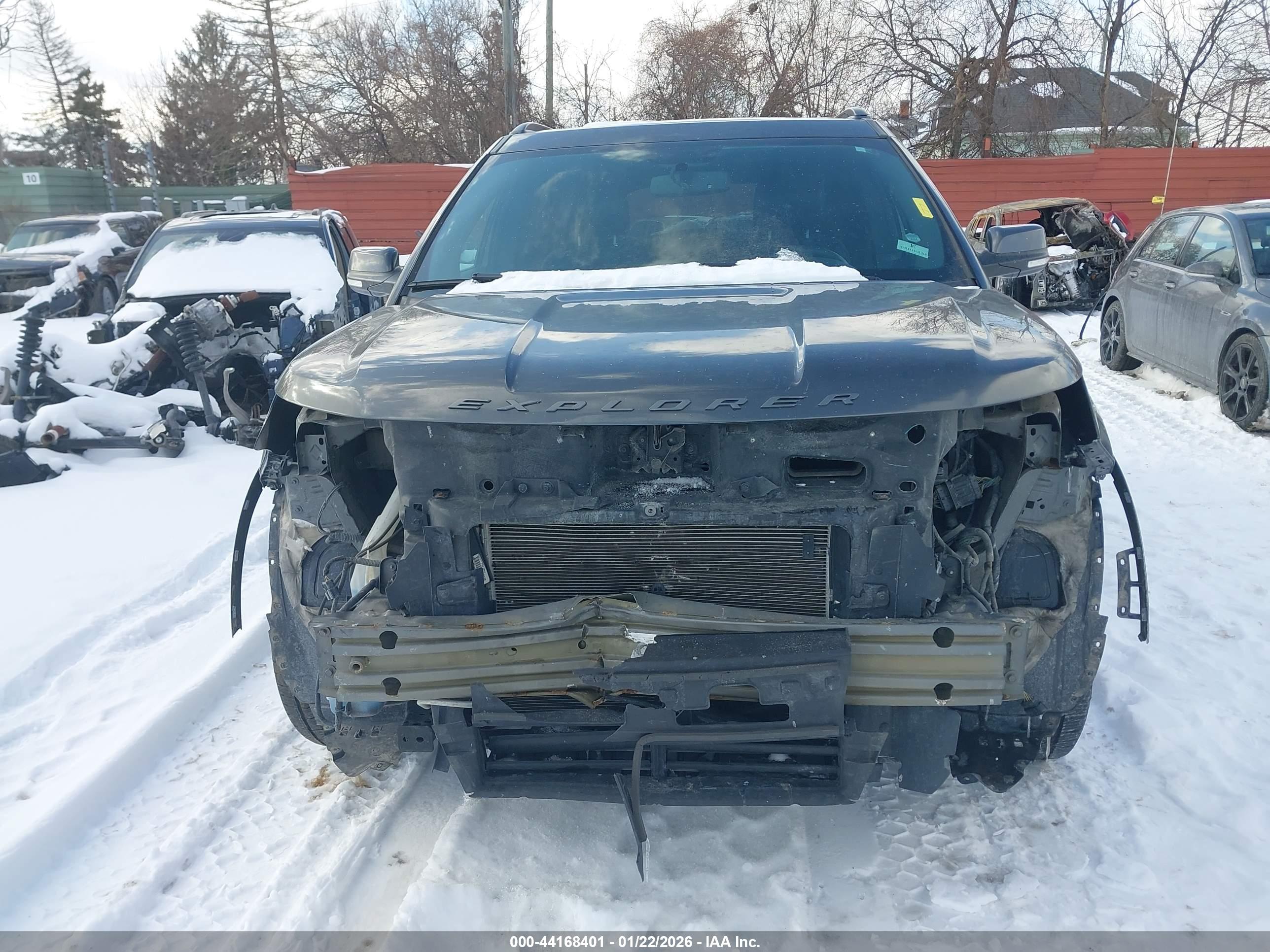 FORD EXPLORER image 6