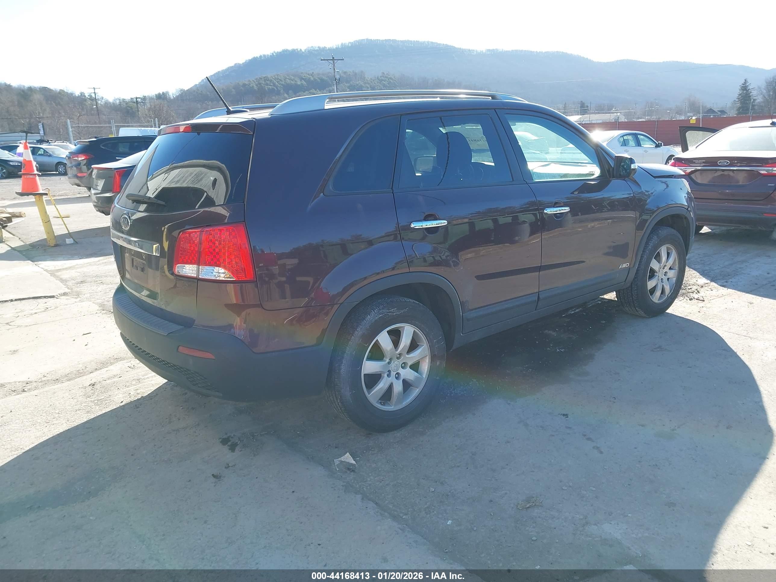 KIA SORENTO image 4