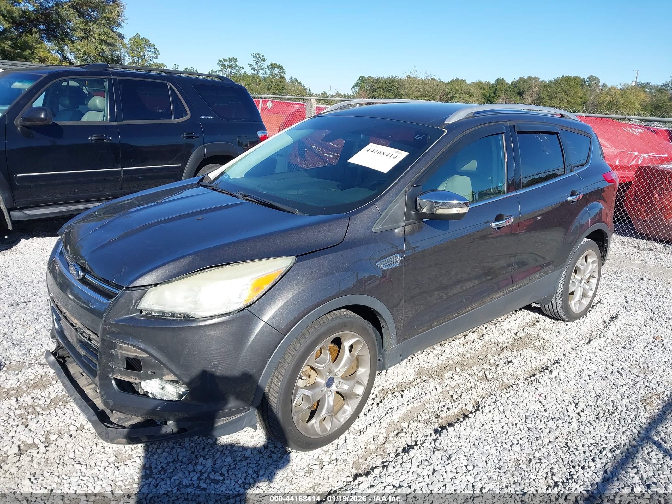FORD ESCAPE image 2