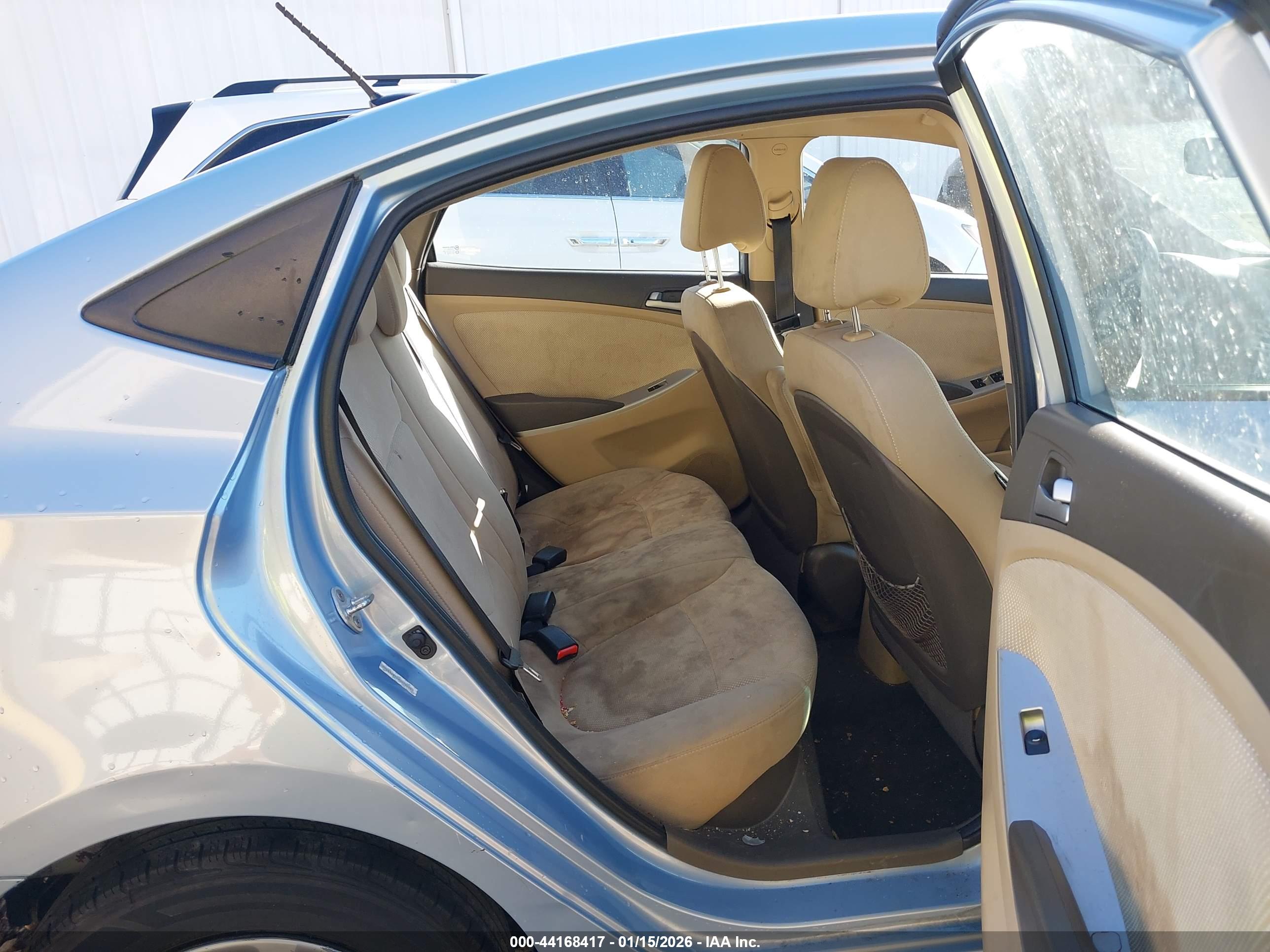 HYUNDAI ACCENT image 8