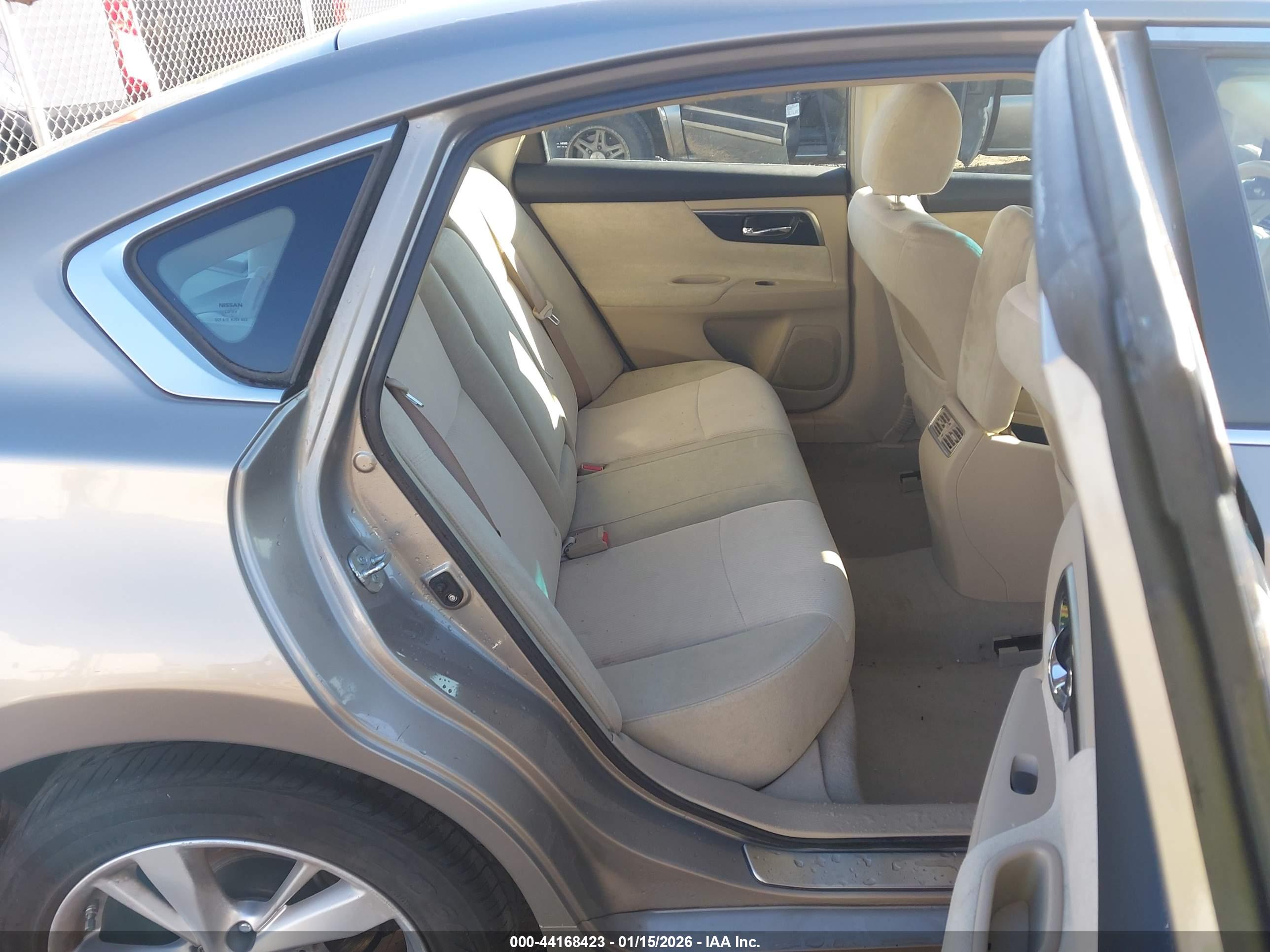 NISSAN ALTIMA image 8