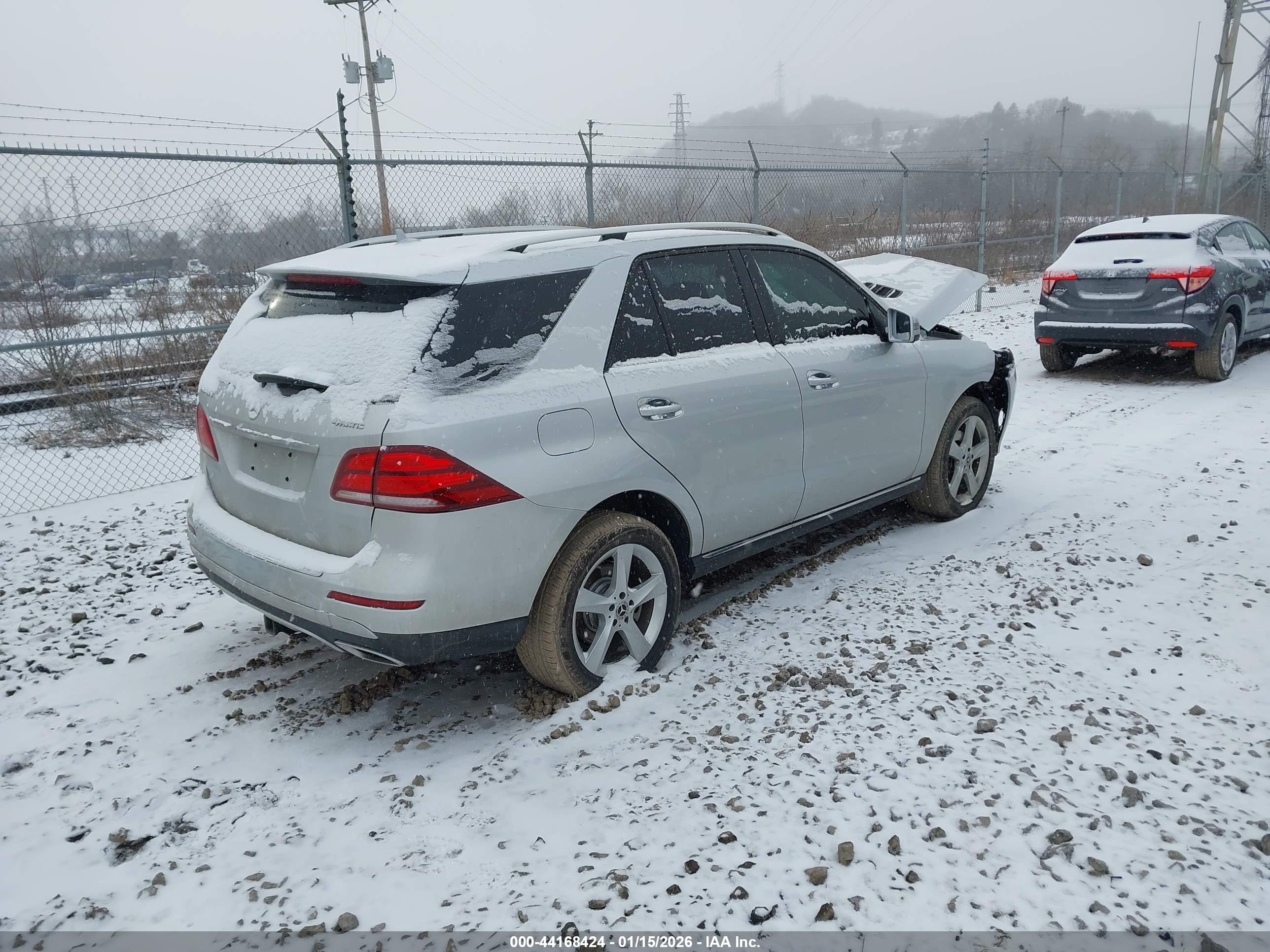 MERCEDES-BENZ GLE image 4