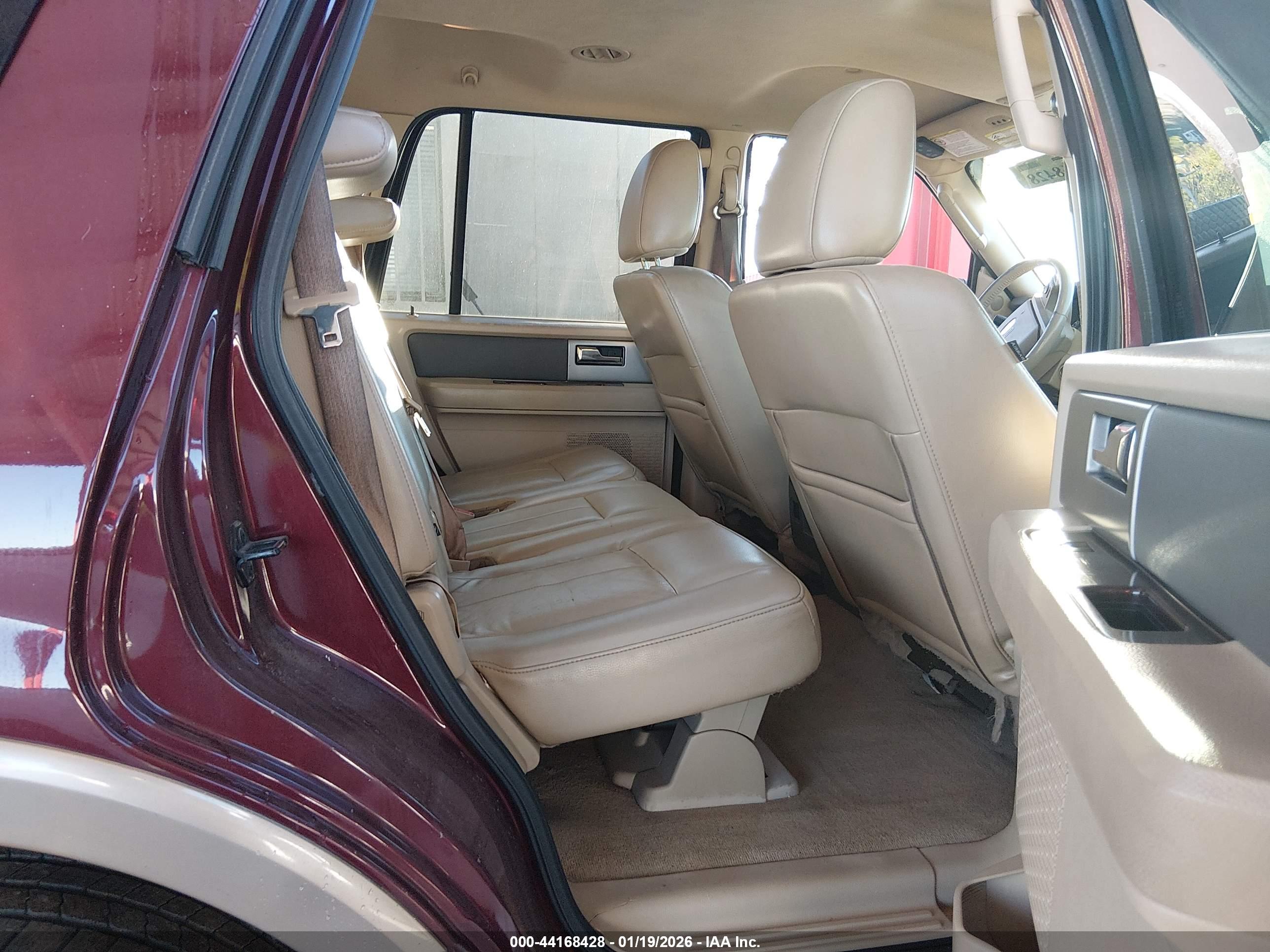 FORD EXPEDITION image 8