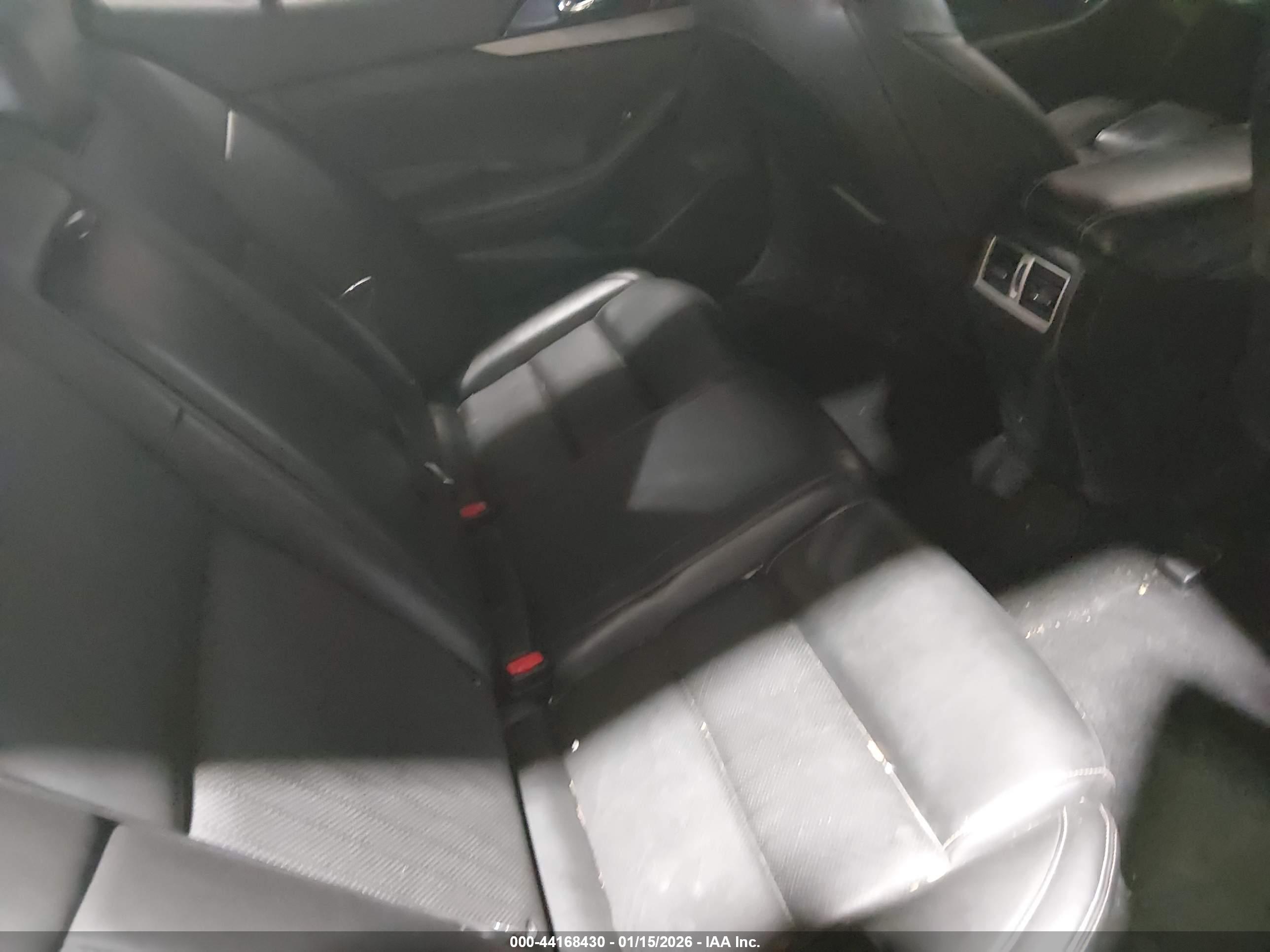 NISSAN MAXIMA image 8