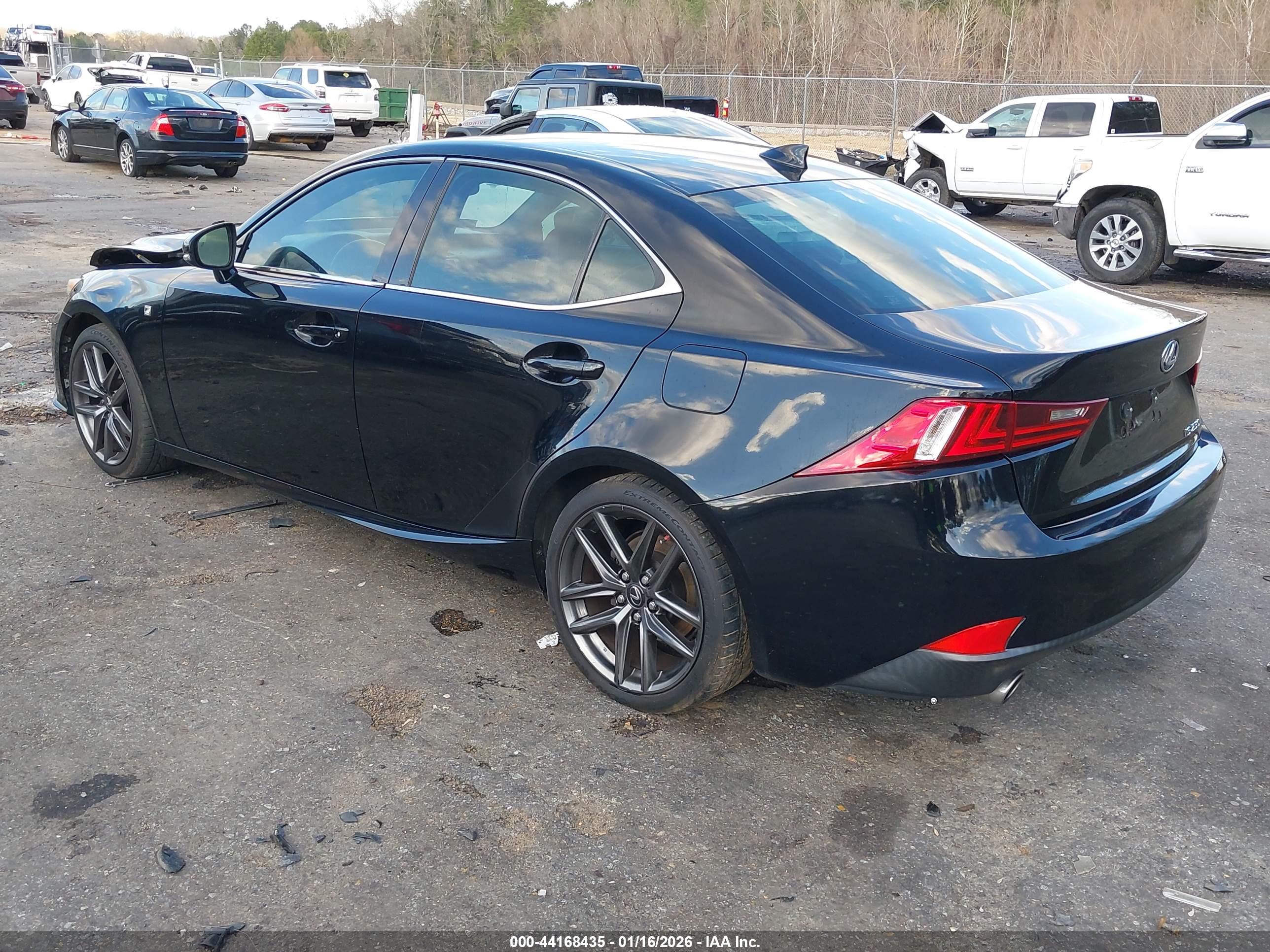 LEXUS IS image 3