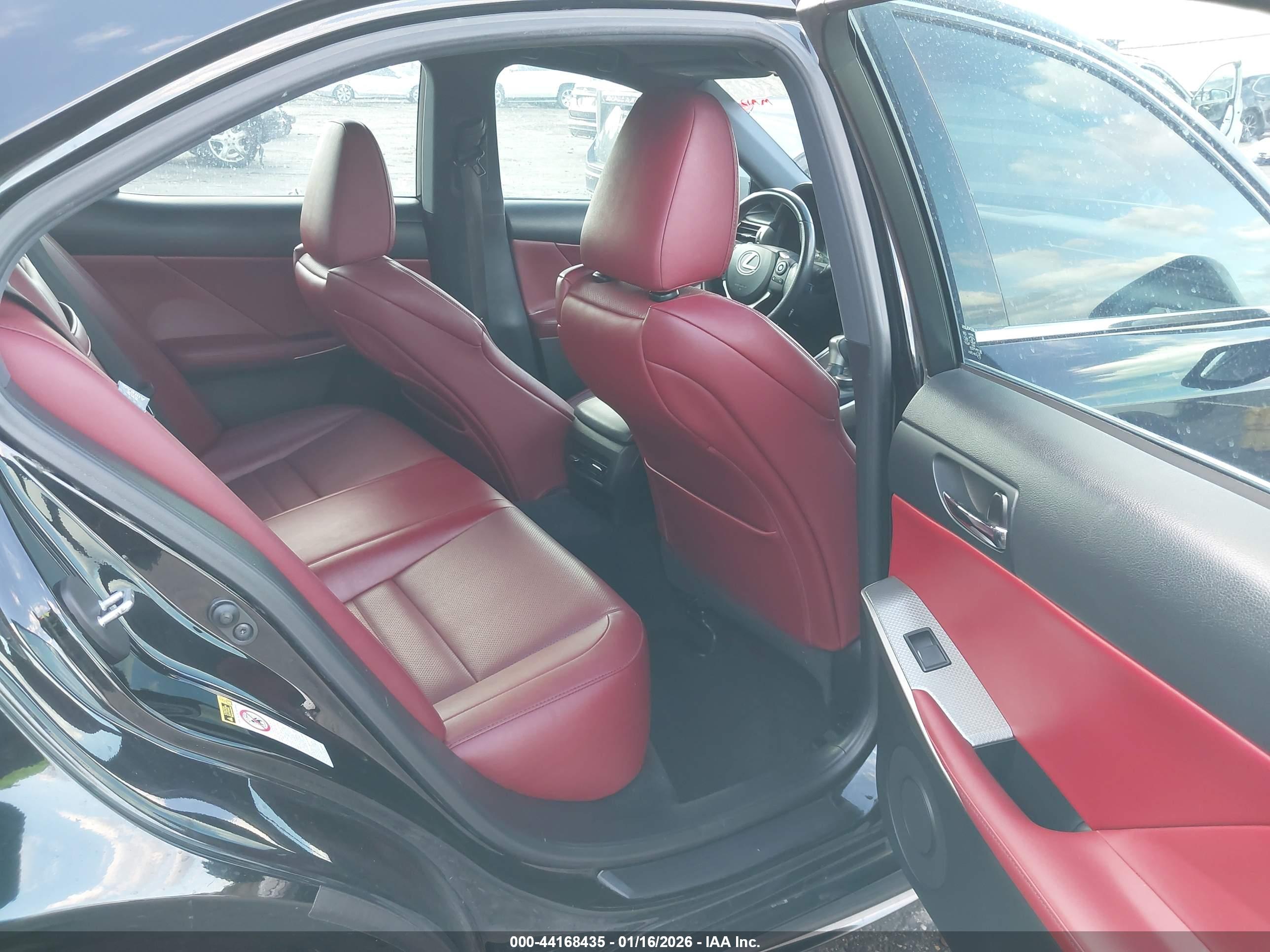 LEXUS IS image 8