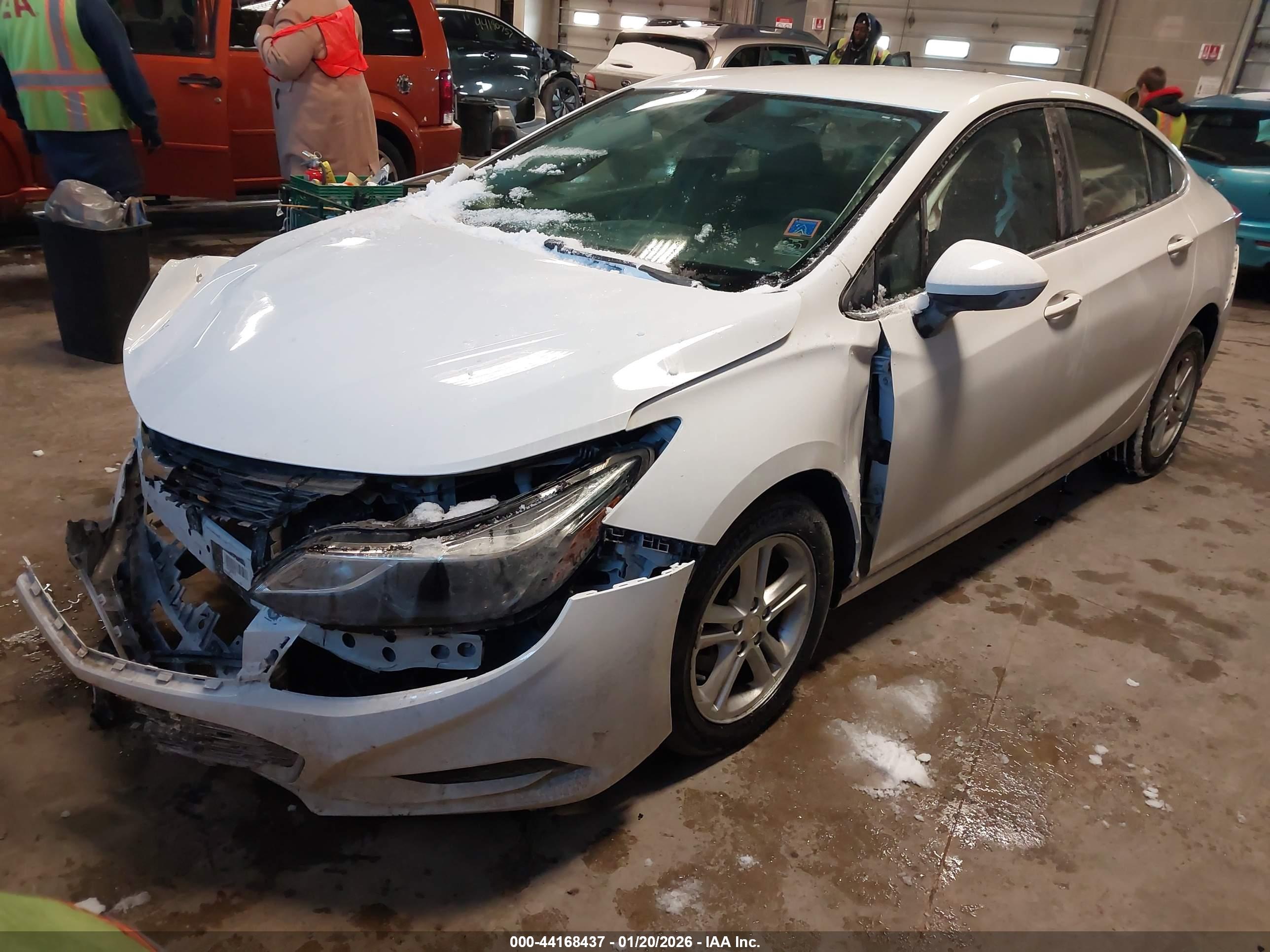 CHEVROLET CRUZE image 2